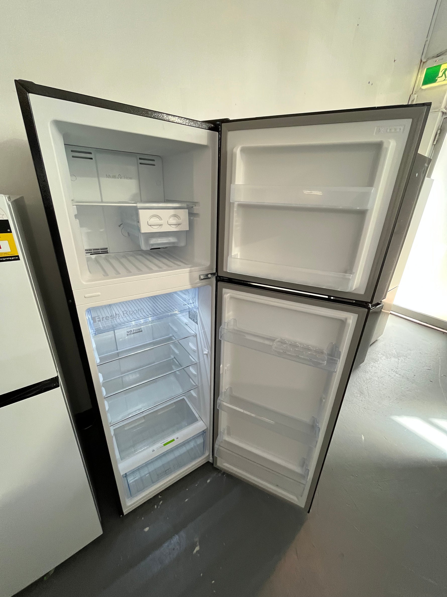 Chiq 348 ltr top mount fridge freezer Model no -CTM253NBS5E