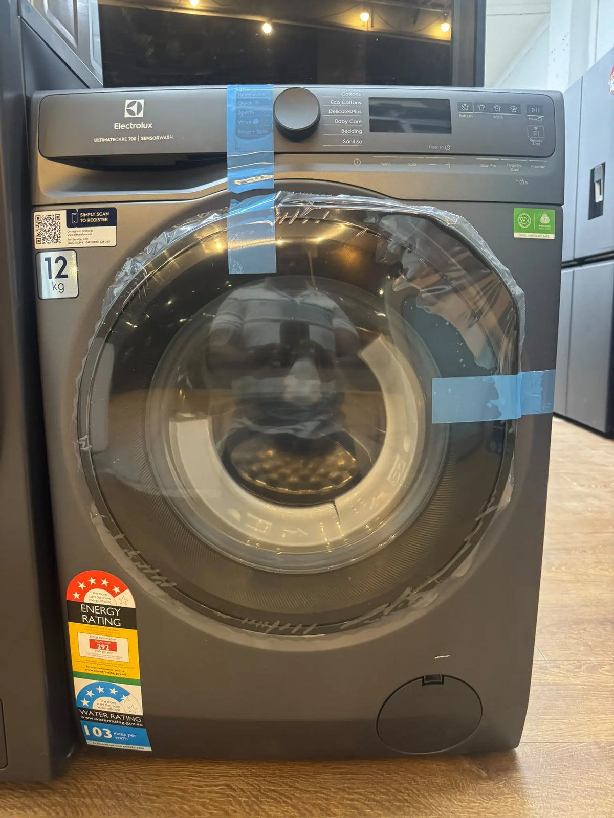 Electrolux 12kg Front Load Washing Machine – Factory Second | RESERVOIR