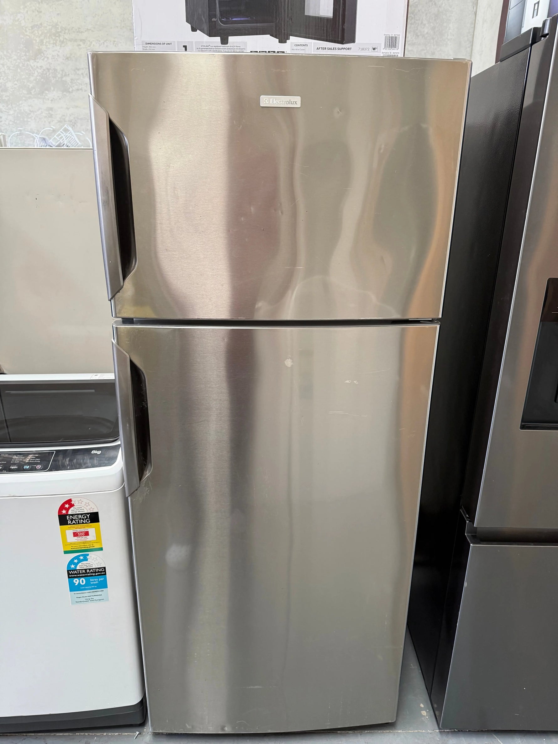 Electrolux 390L Top Mount Fridge + Kogan 8kg Top Load Washing Machine – Refurbished | MELBOURNE