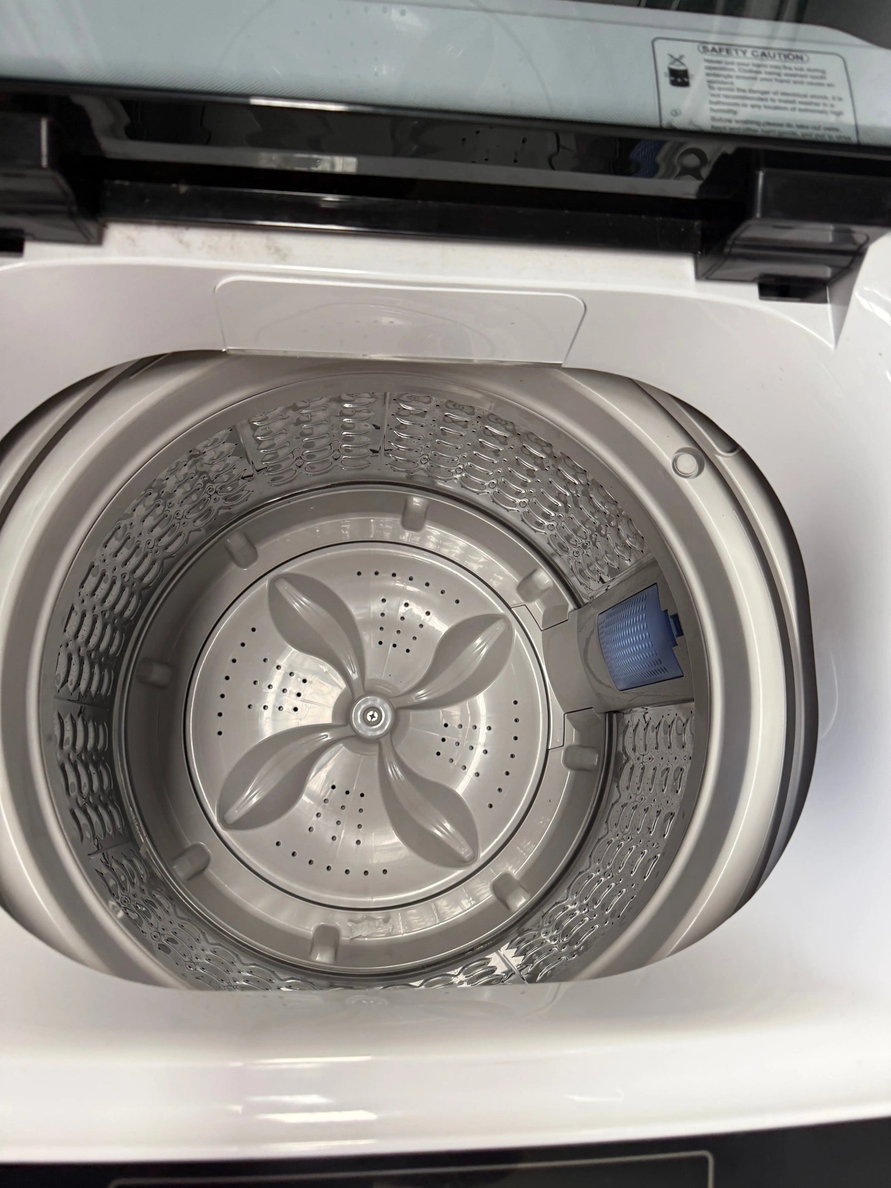 Electrolux 390L Top Mount Fridge + Kogan 8kg Top Load Washing Machine – Refurbished | MELBOURNE