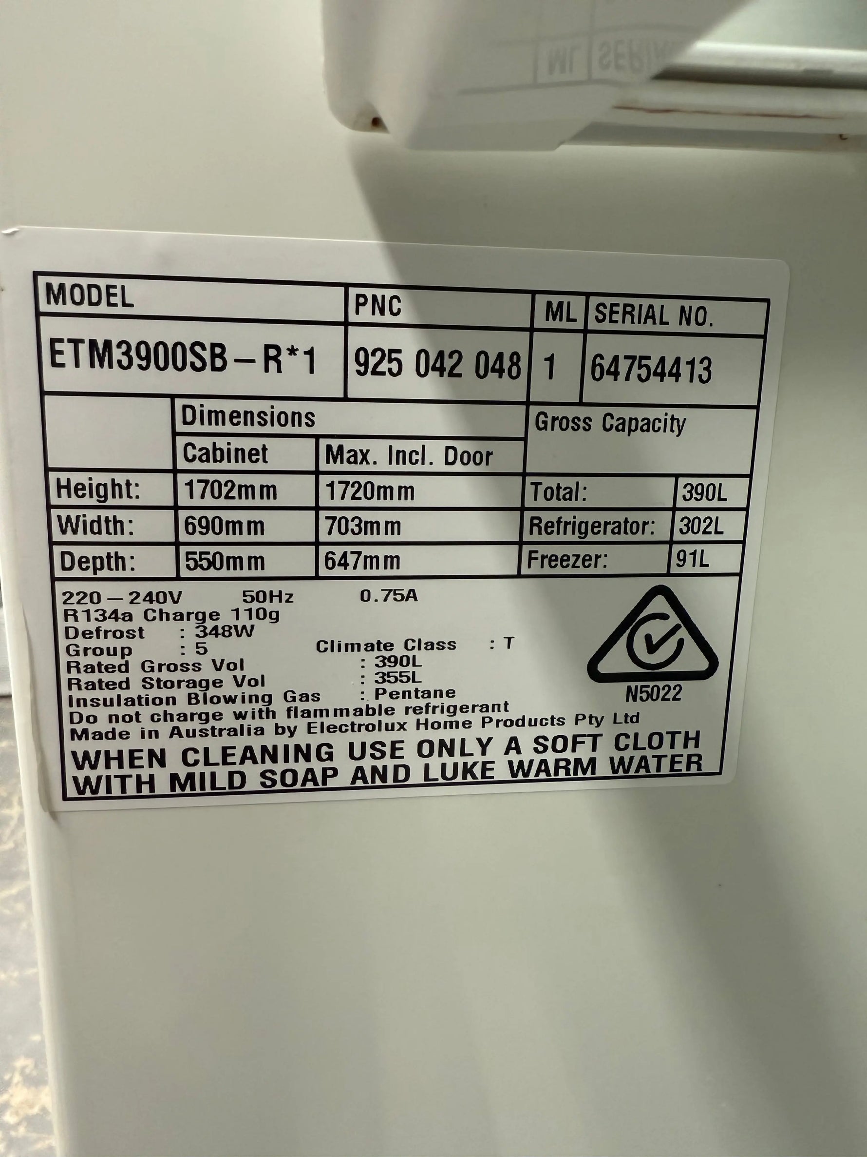 Electrolux 390L Top Mount Fridge – Refurbished | ETM3900SB | MELBOURNE