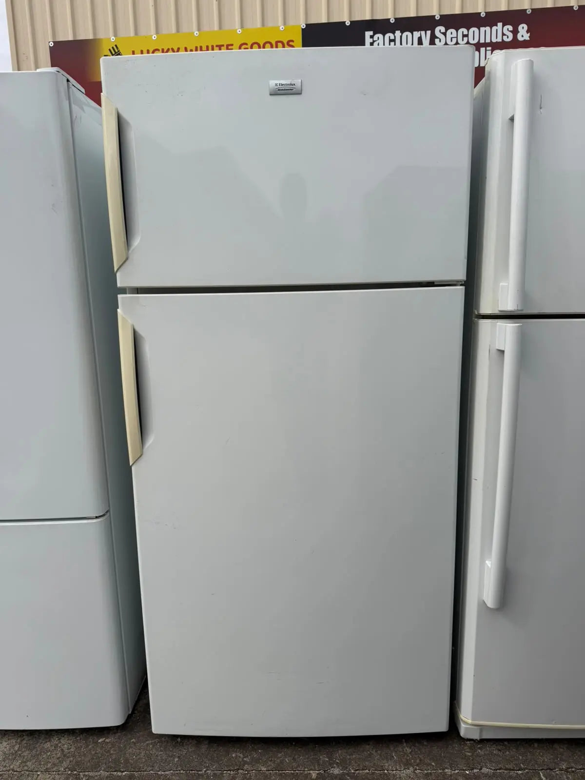 Electrolux 517L Fridge Freezer – Refurbished