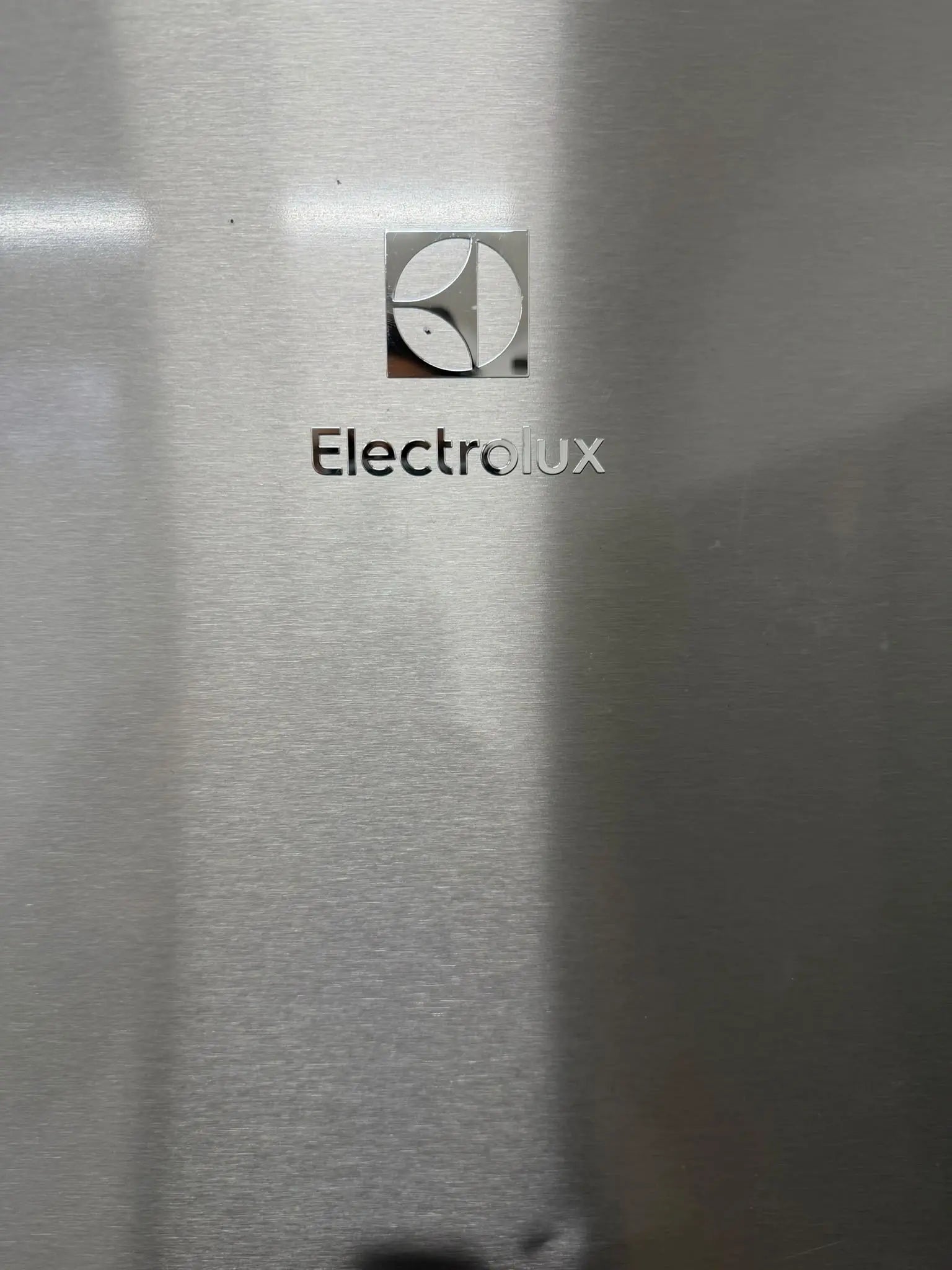 Electrolux 529L Bottom Mount Fridge Freezer EBE5307SC (Stainless Steel) – Refurbished