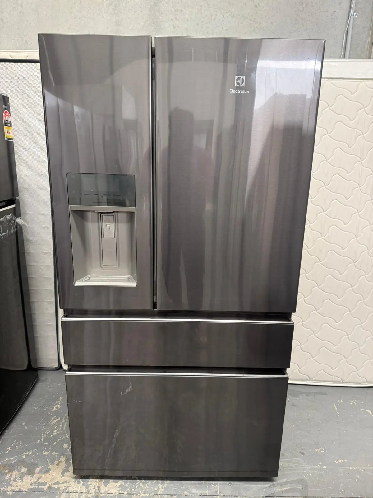 Electrolux 680L Dark Stainless French Door Refrigerator – Refurbished | MELBOURNE