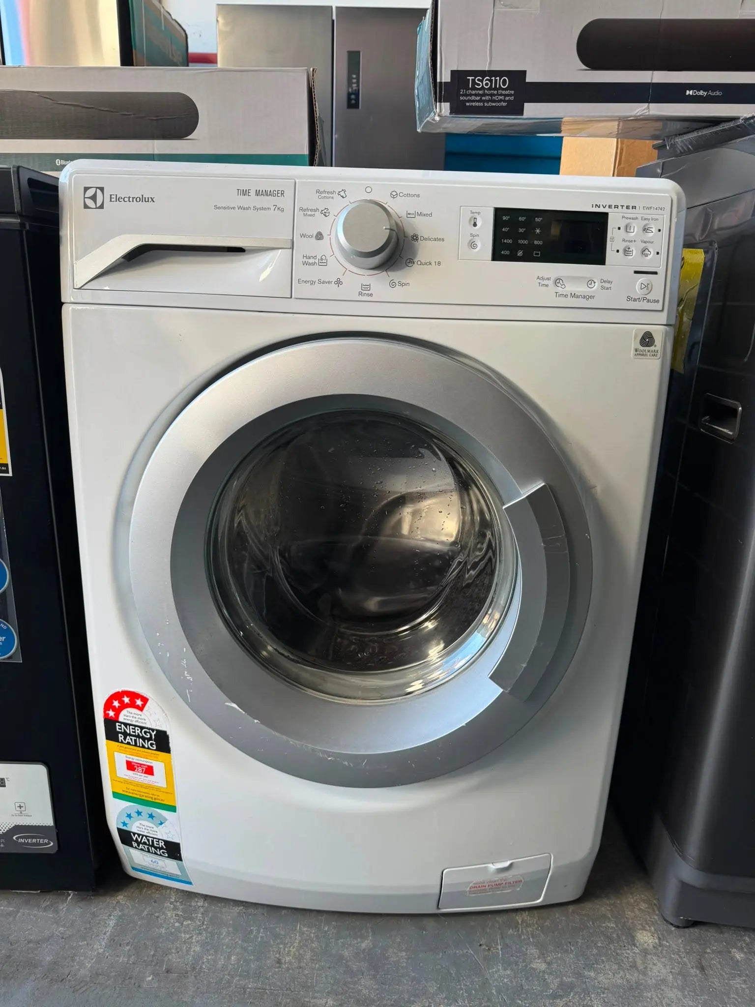 Electrolux 7kg Front Load Washing Machine (Refurbished)