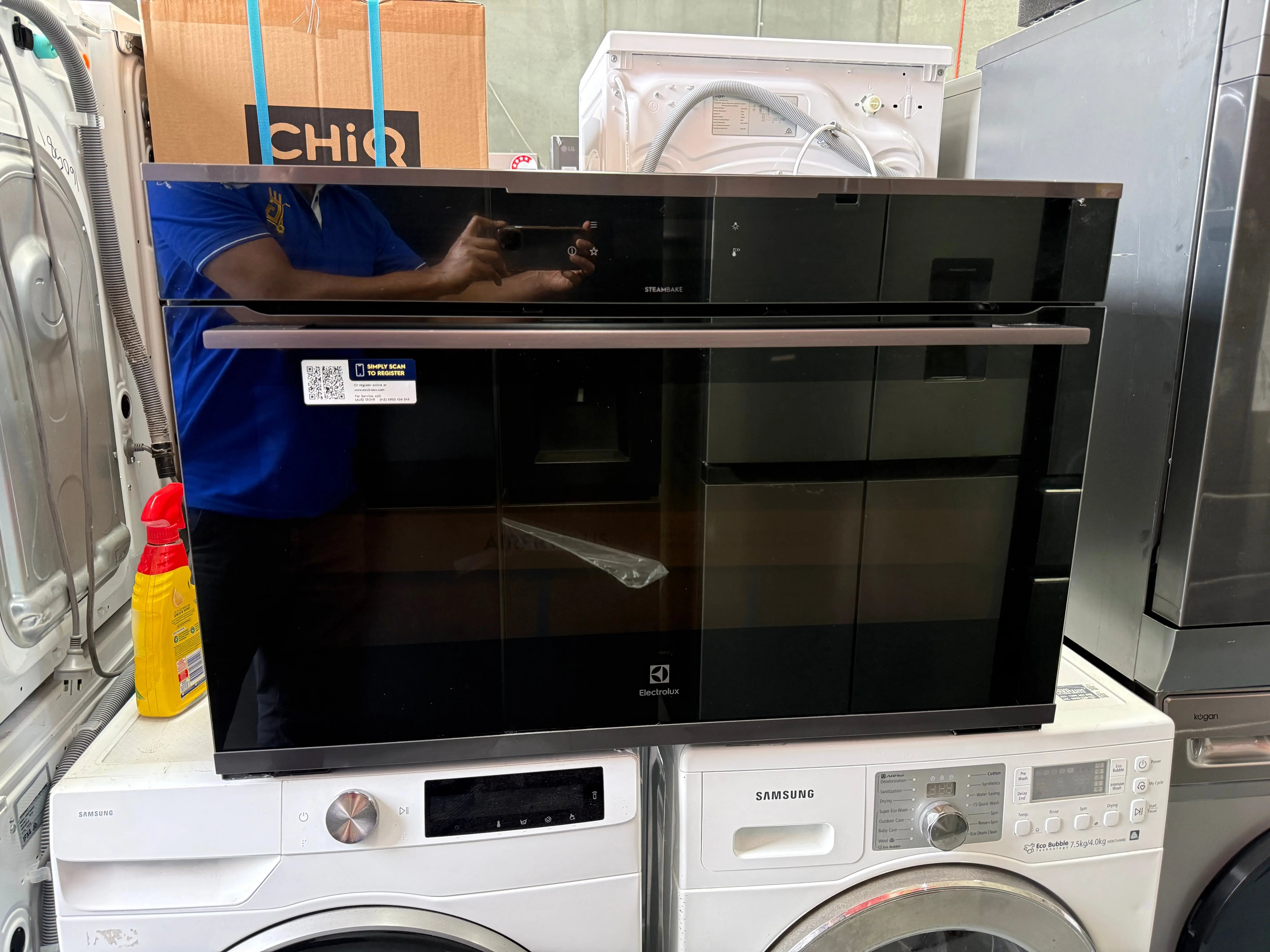 Electrolux 90 cm Multifunction Pyrolytic Oven – Factory Seconds | EVEP916DSE | MELBOURNE