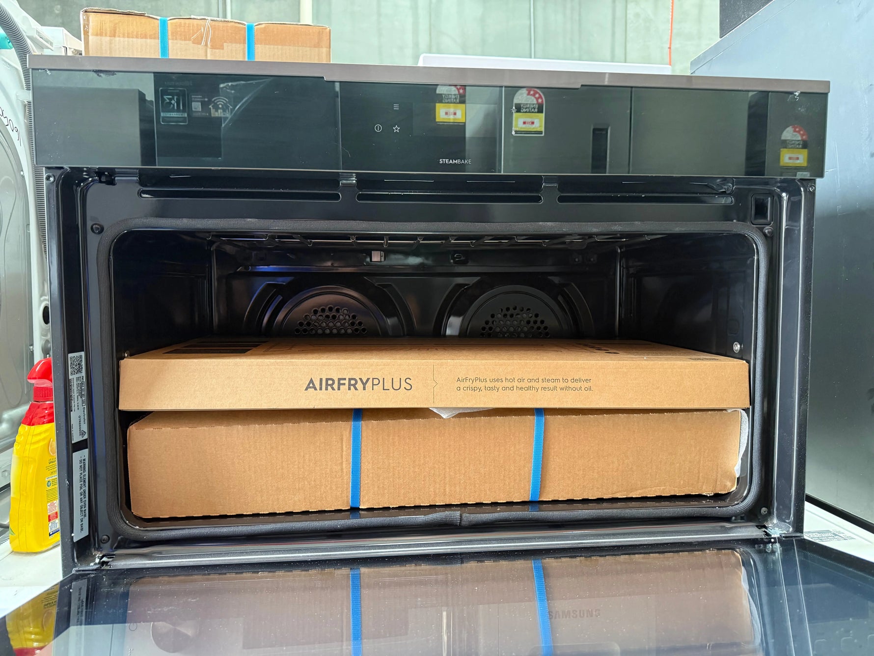 Electrolux 90 cm Multifunction Pyrolytic Oven – Factory Seconds | EVEP916DSE | MELBOURNE