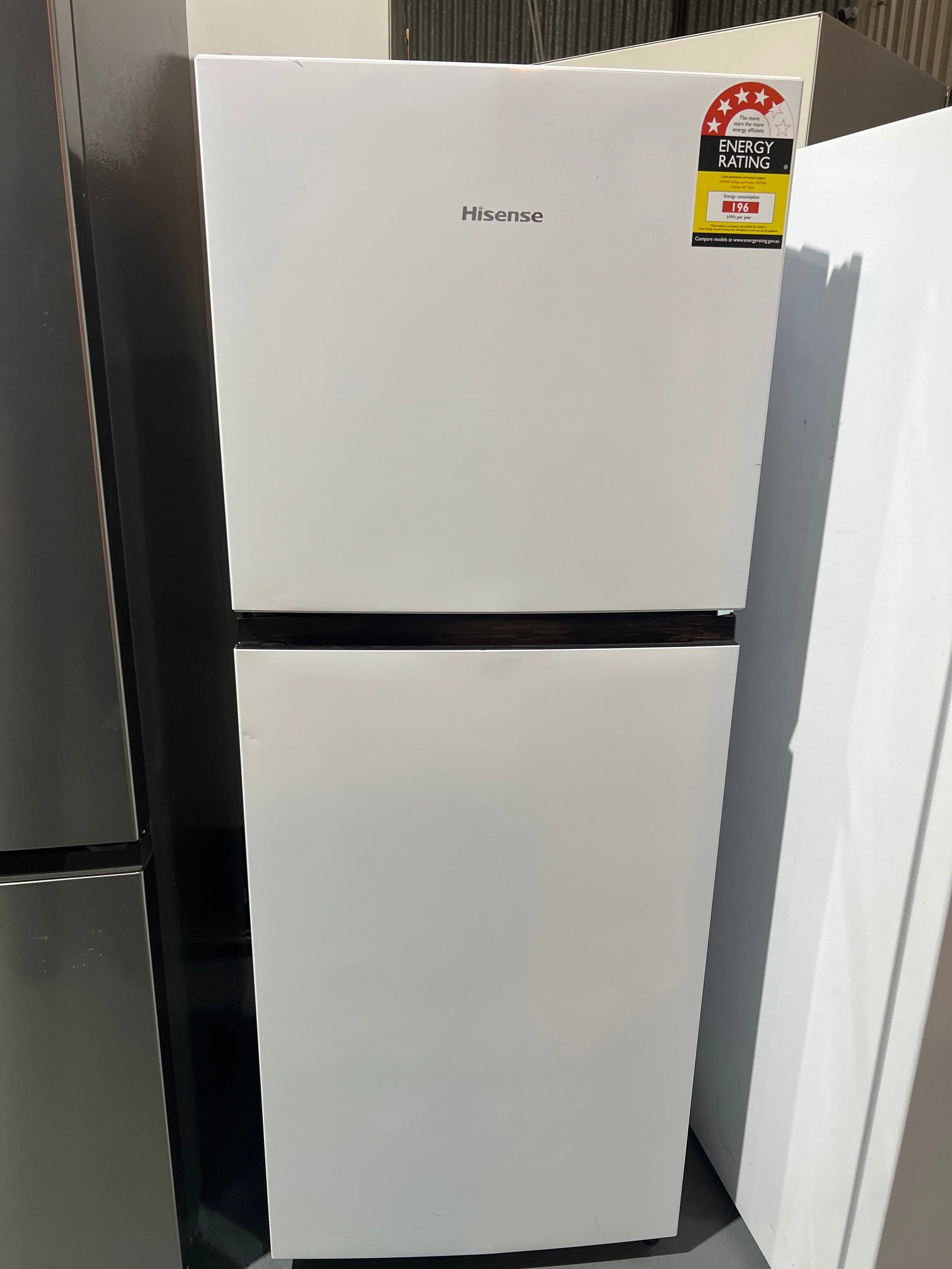 Factory Second Hisense 205 L Fridge Freezer | ADELAIDE