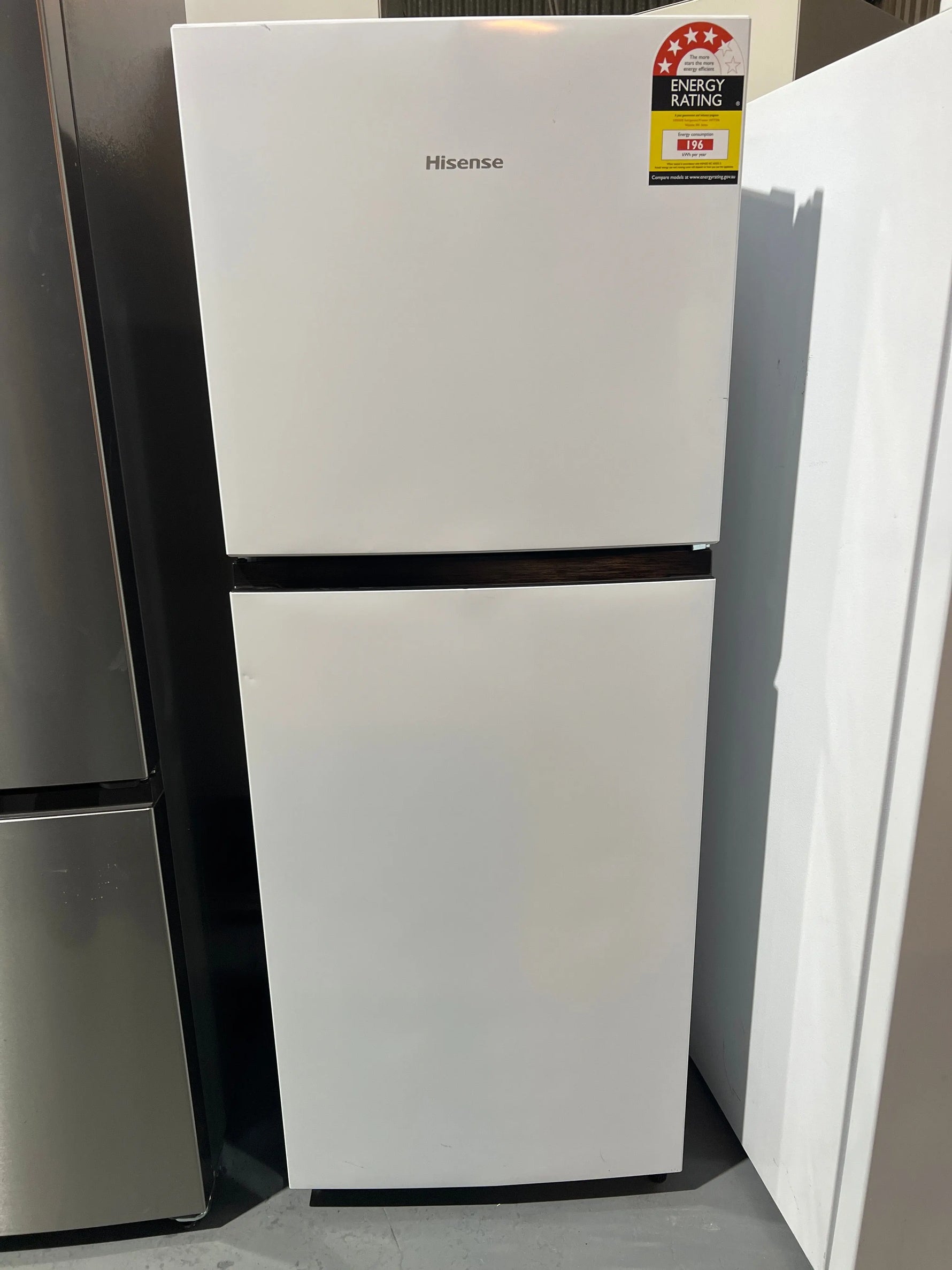 Factory Second Hisense 205 L Fridge Freezer | ADELAIDE