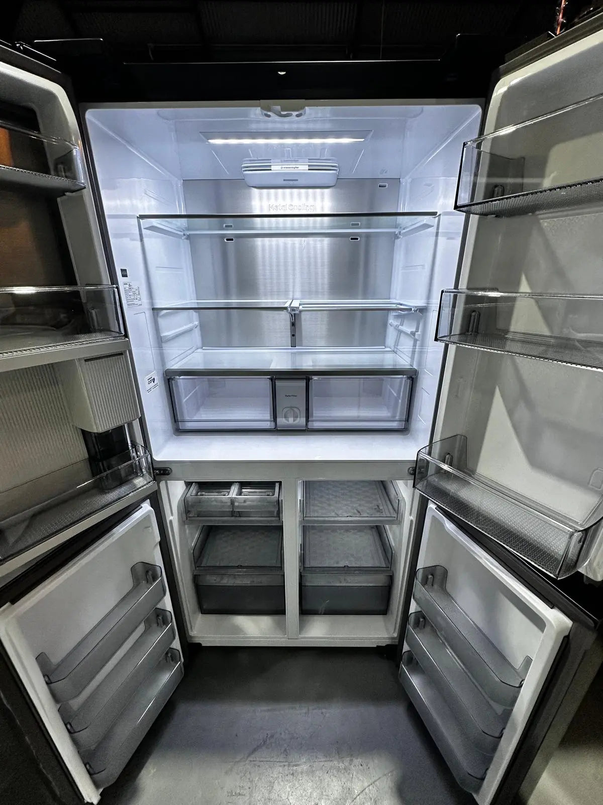 Factory Second – Samsung 636 L Family Hub French-Door Refrigerator – Matte Black (SRF9400BFH) | ADELAIDE