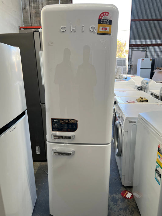 Factory Seconds Chiq 231 litres fridge freezer | ADELAIDE