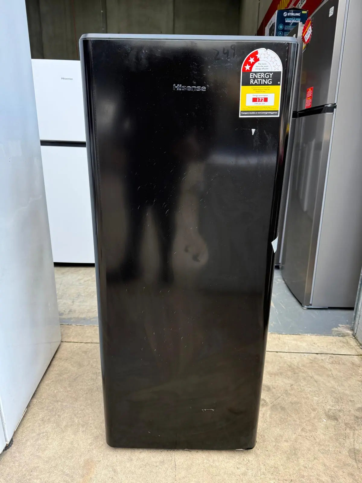 Factory Seconds Hisense 179L Fridge Freezer | MELBOURNE
