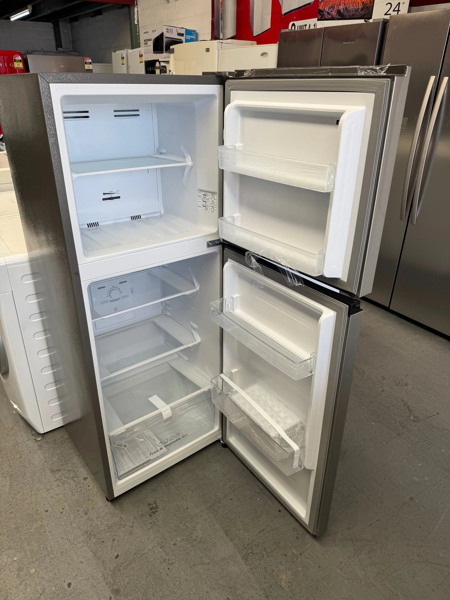 Factory Seconds Hisense 205L Fridge Freezer | SYDNEY