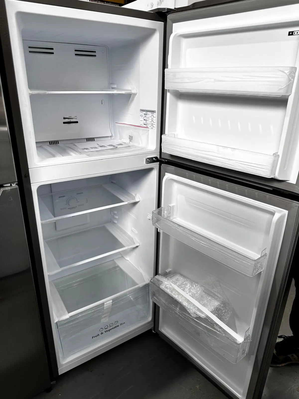 Factory Seconds Hisense 205L Top Mount Fridge Freezer HRTF206S | ADELAIDE