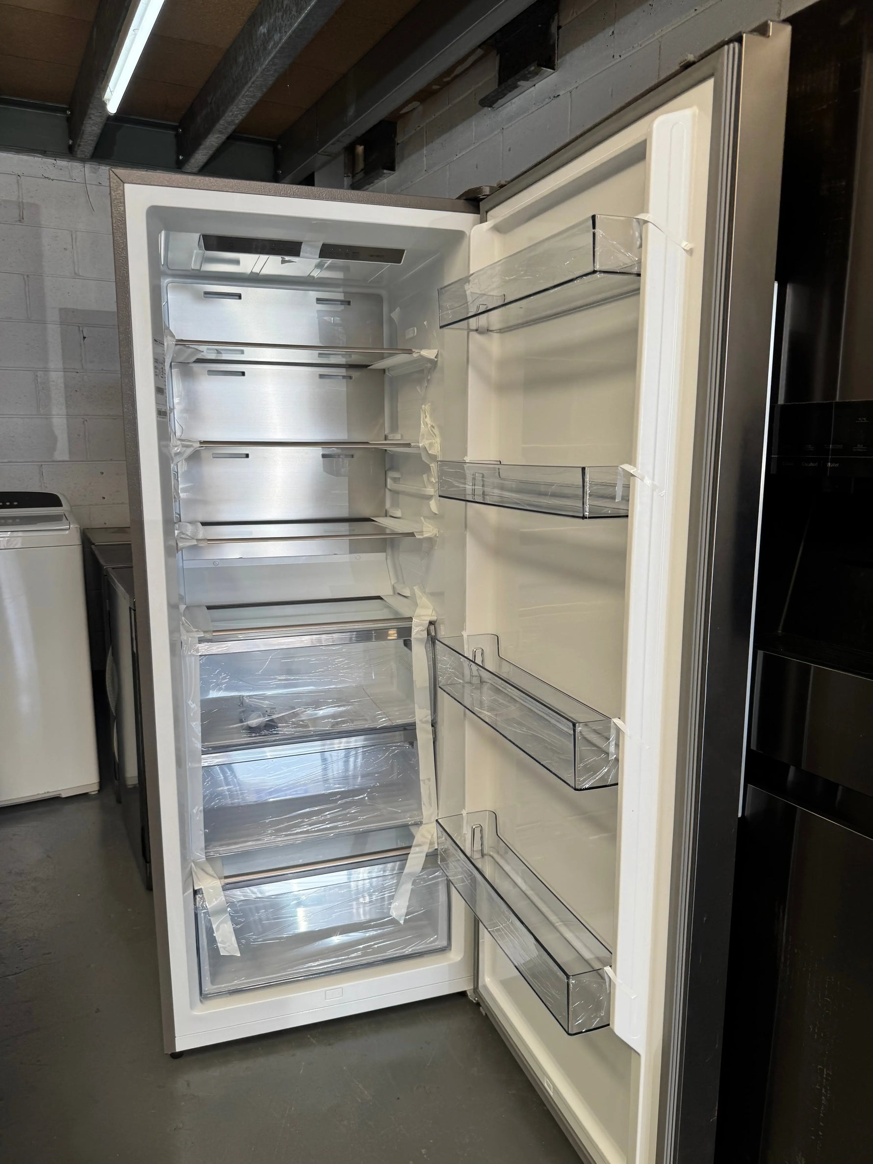 Factory Seconds Hisense 384L Single Door Hybrid Fridge Freezer HRVF384S | SYDNEY