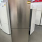 Factory Seconds Hisense 417L Fridge Freezer | SYDNEY