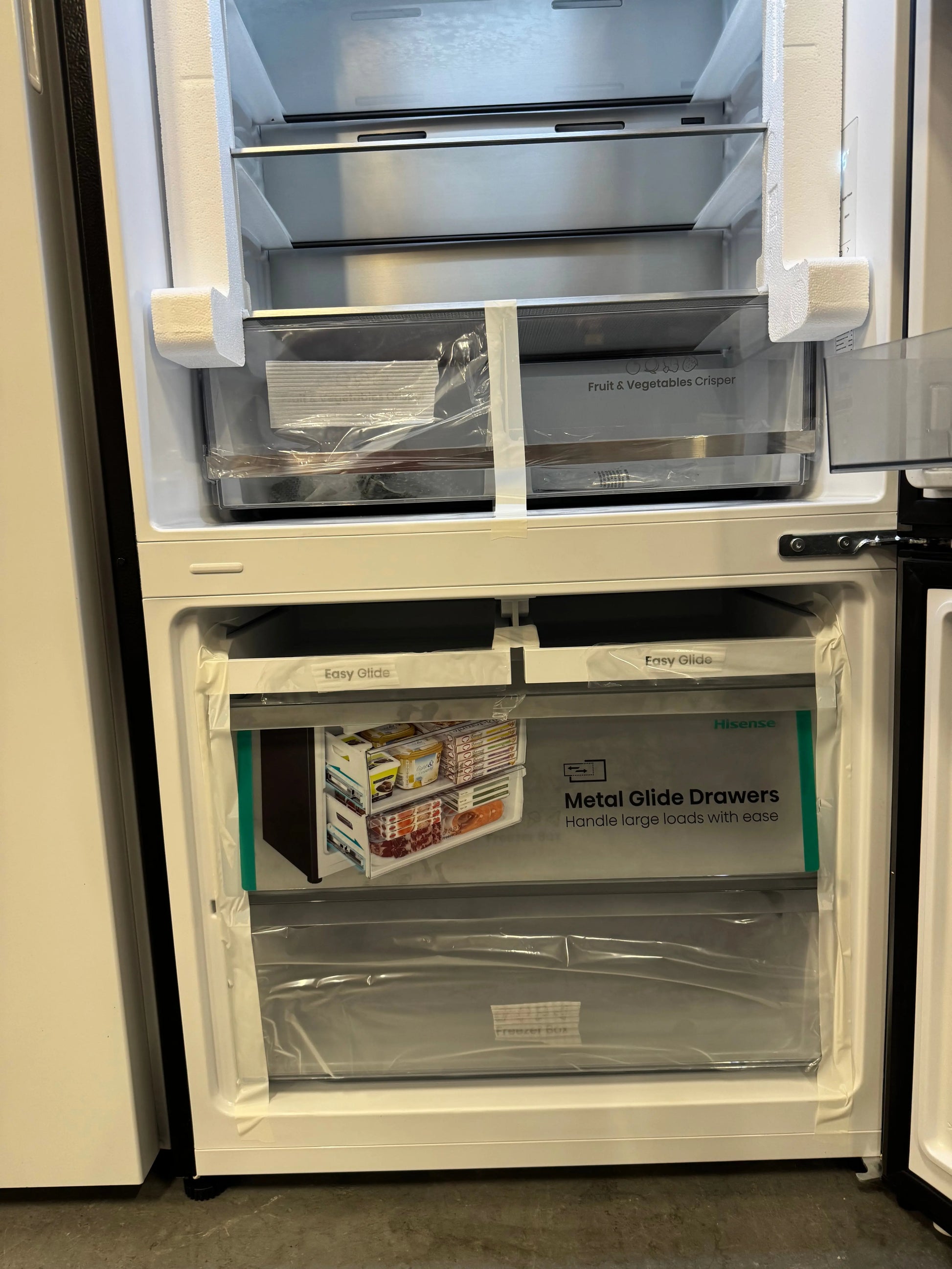 Factory Seconds Hisense 500 L fridge Freezer | SYDNEY