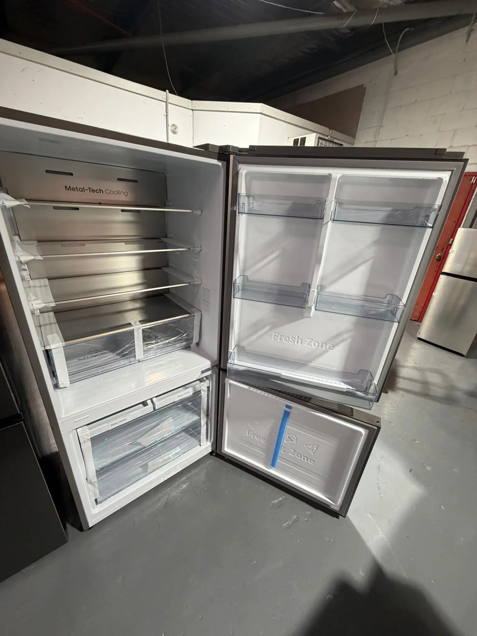Factory Seconds Hisense 503L Bottom Mount Fridge Freezer | SYDNEY