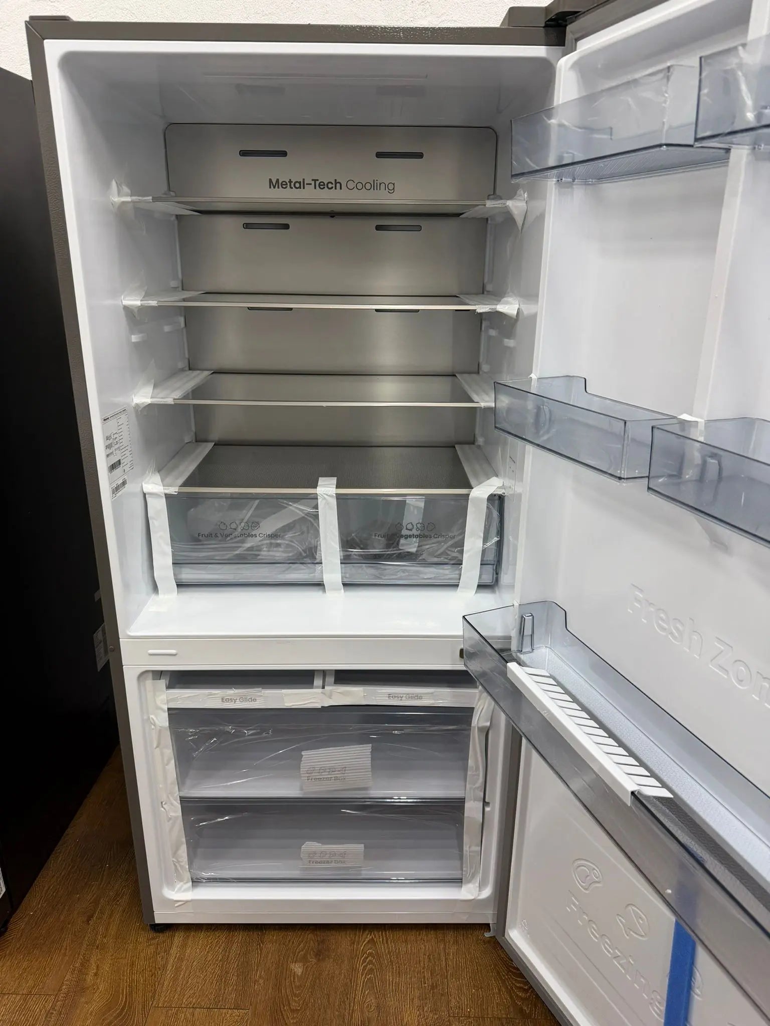 Factory Seconds Hisense 503L Bottom Mount Fridge Freezer (HRBM503S) | Reservoir