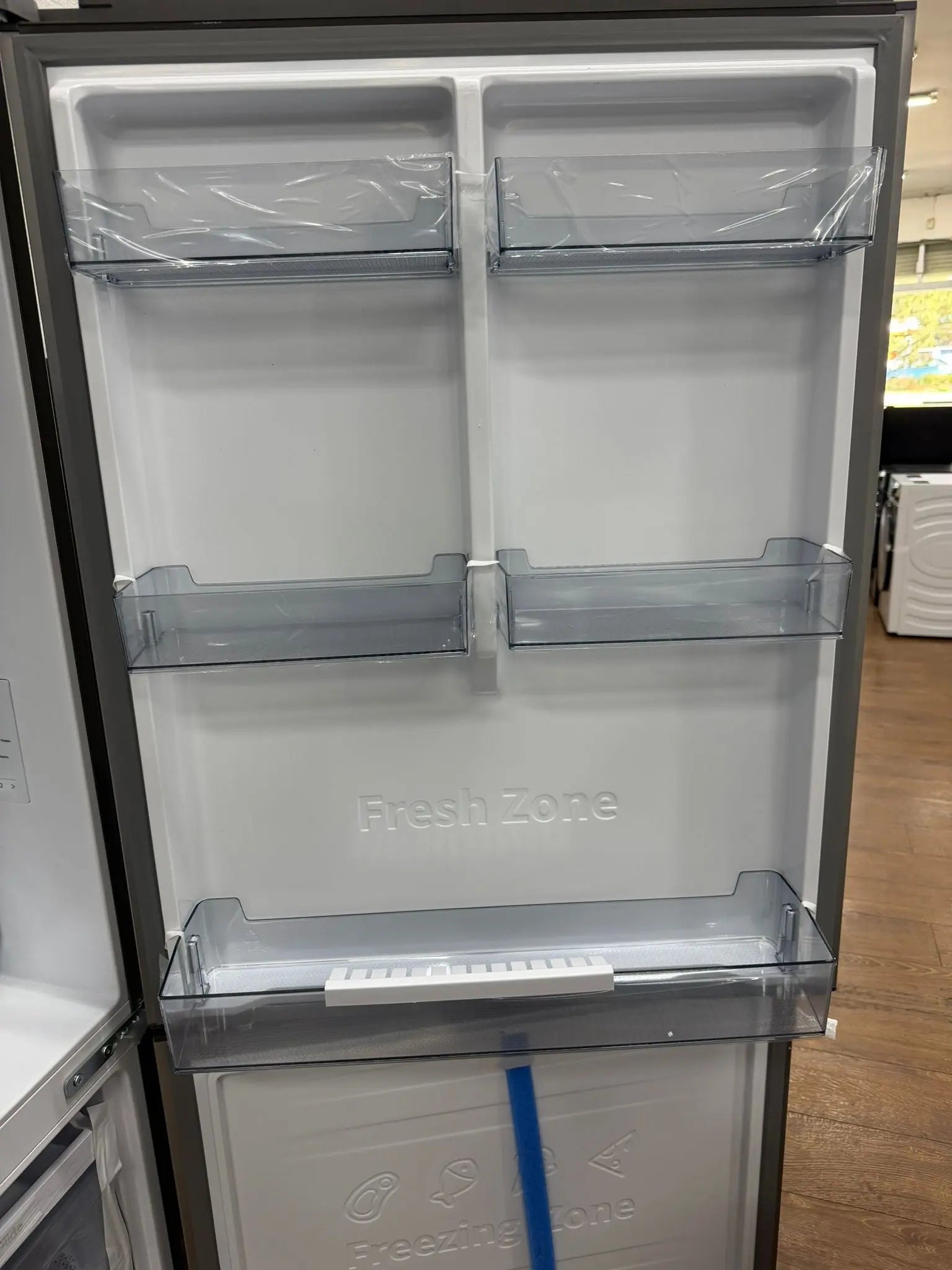 Factory Seconds Hisense 503L Bottom Mount Fridge Freezer (HRBM503S) | Reservoir