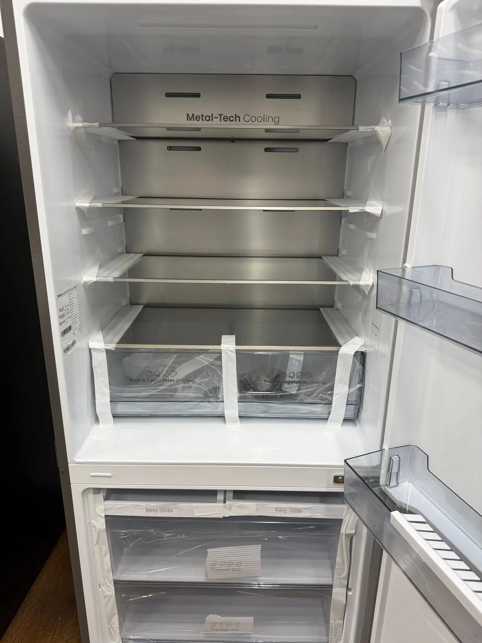 Factory Seconds Hisense 503L Bottom Mount Fridge Freezer (HRBM503S) | Reservoir