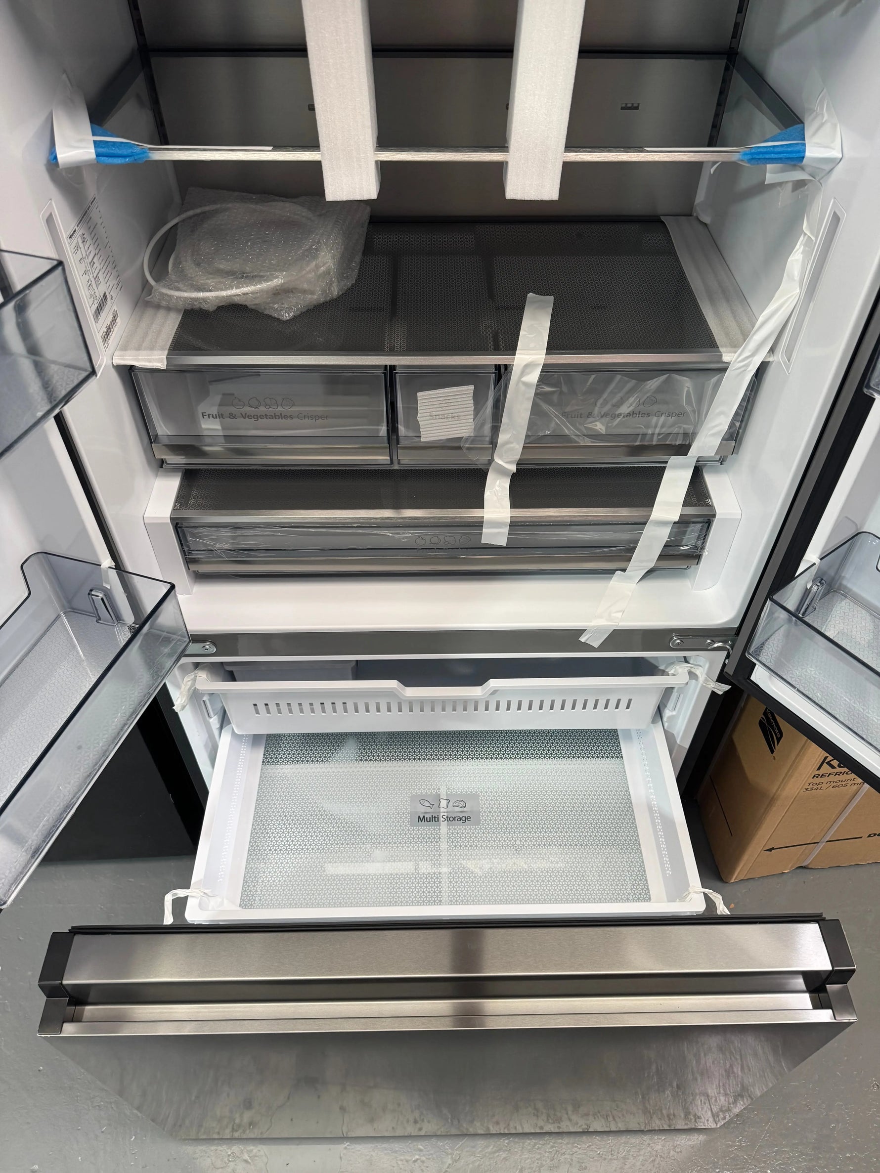 Factory Seconds Hisense 634L French Door Refrigerator HRFD634BW