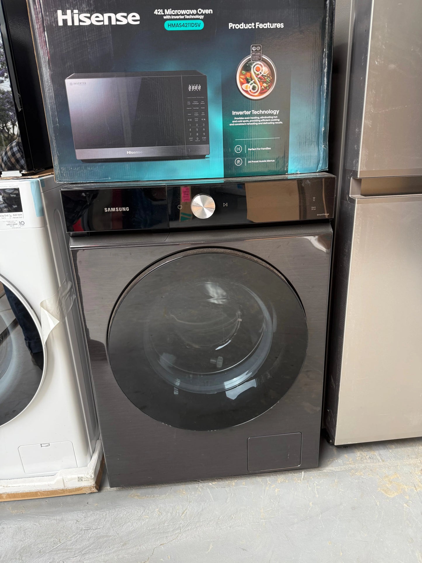 Factory Seconds Hisense 649 Litres Fridge Freezer and Samsung 12 Kgs Washing Machine and Hisense 42 Litres Microwave | ADELAIDE