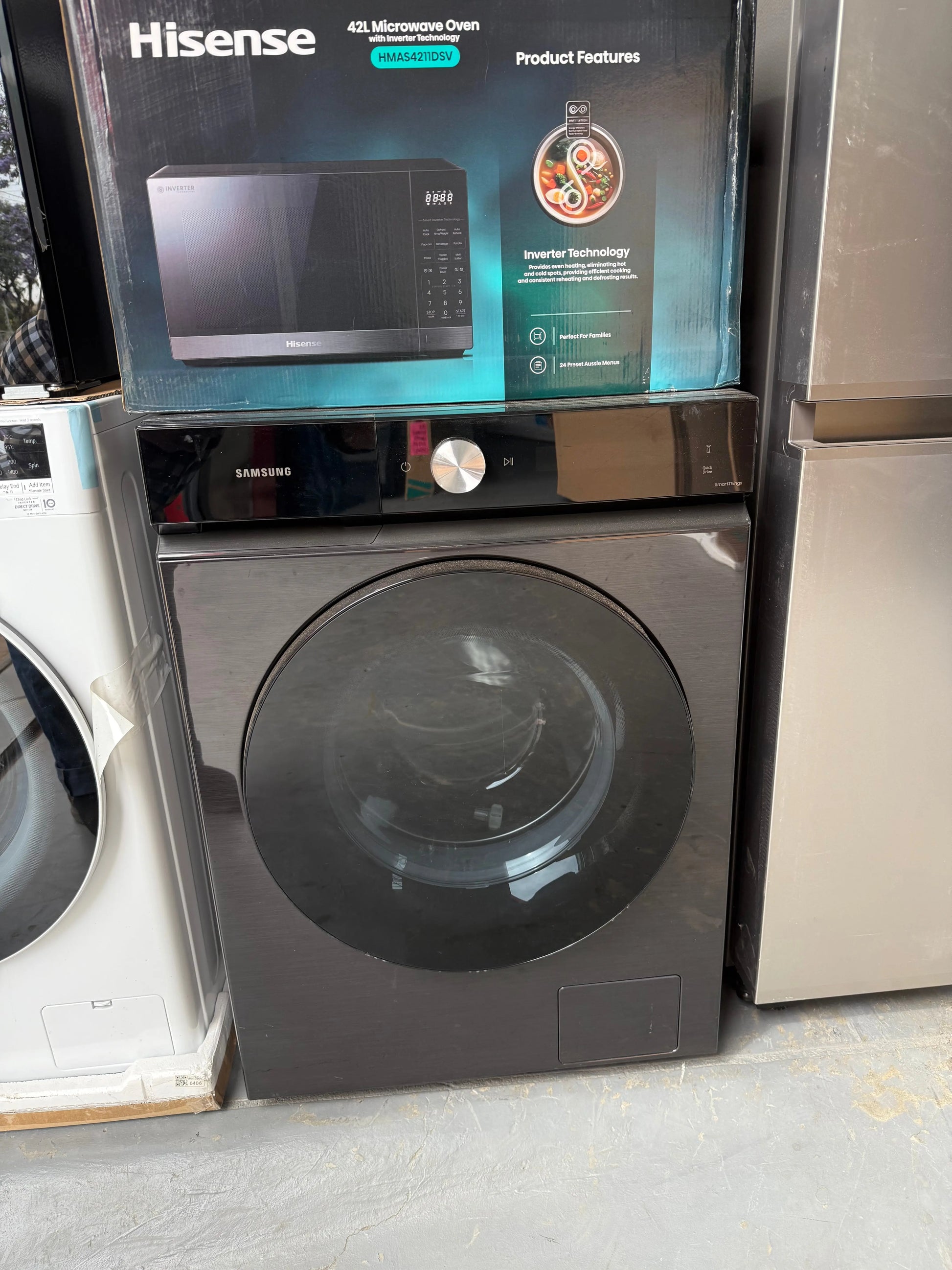 Factory Seconds Hisense 649 Litres Fridge Freezer and Samsung 12 Kgs Washing Machine and Hisense 42 Litres Microwave | ADELAIDE