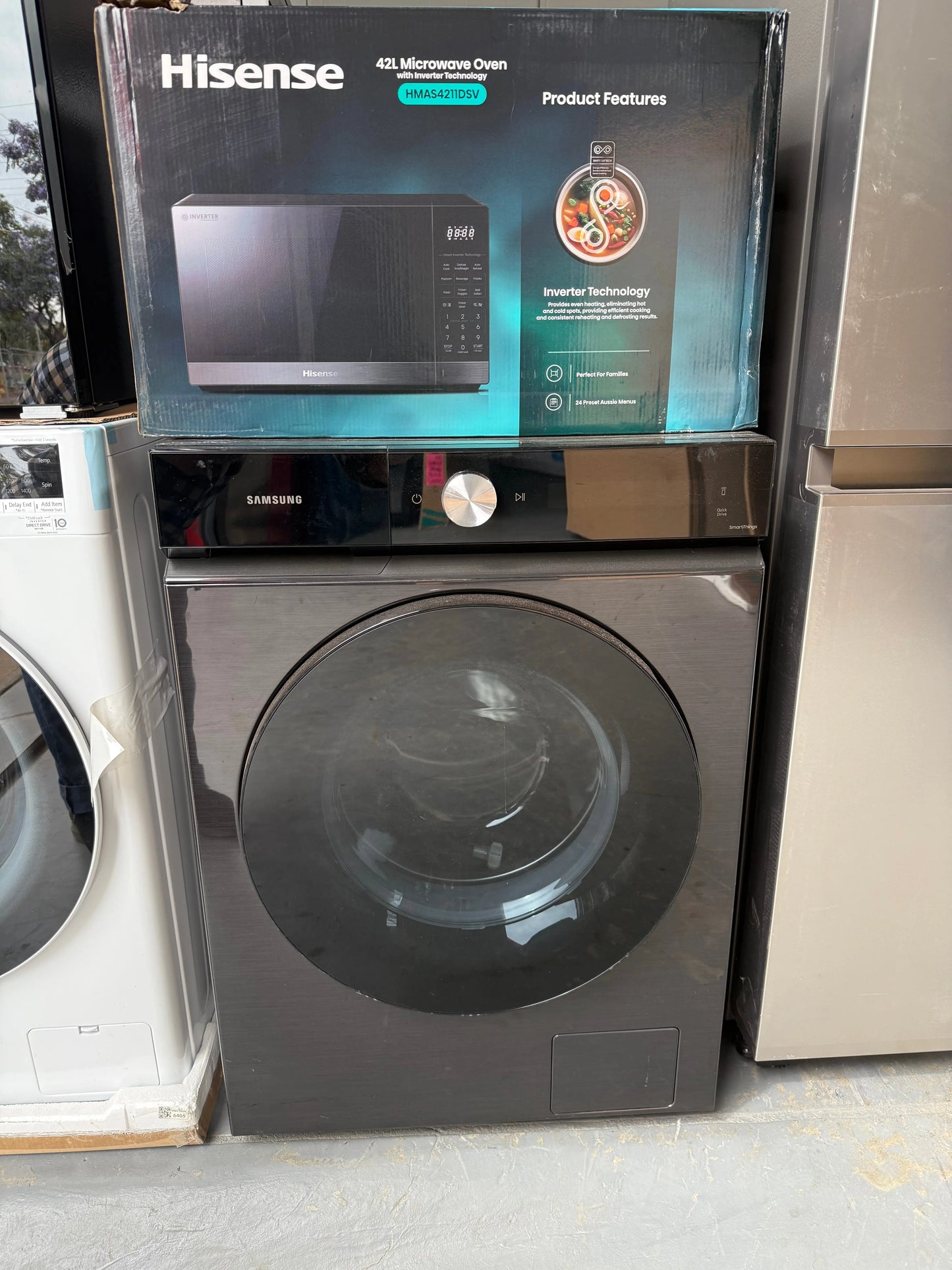 Factory Seconds Hisense 649 Litres Fridge Freezer and Samsung 12 Kgs Washing Machine and Hisense 42 Litres Microwave | ADELAIDE