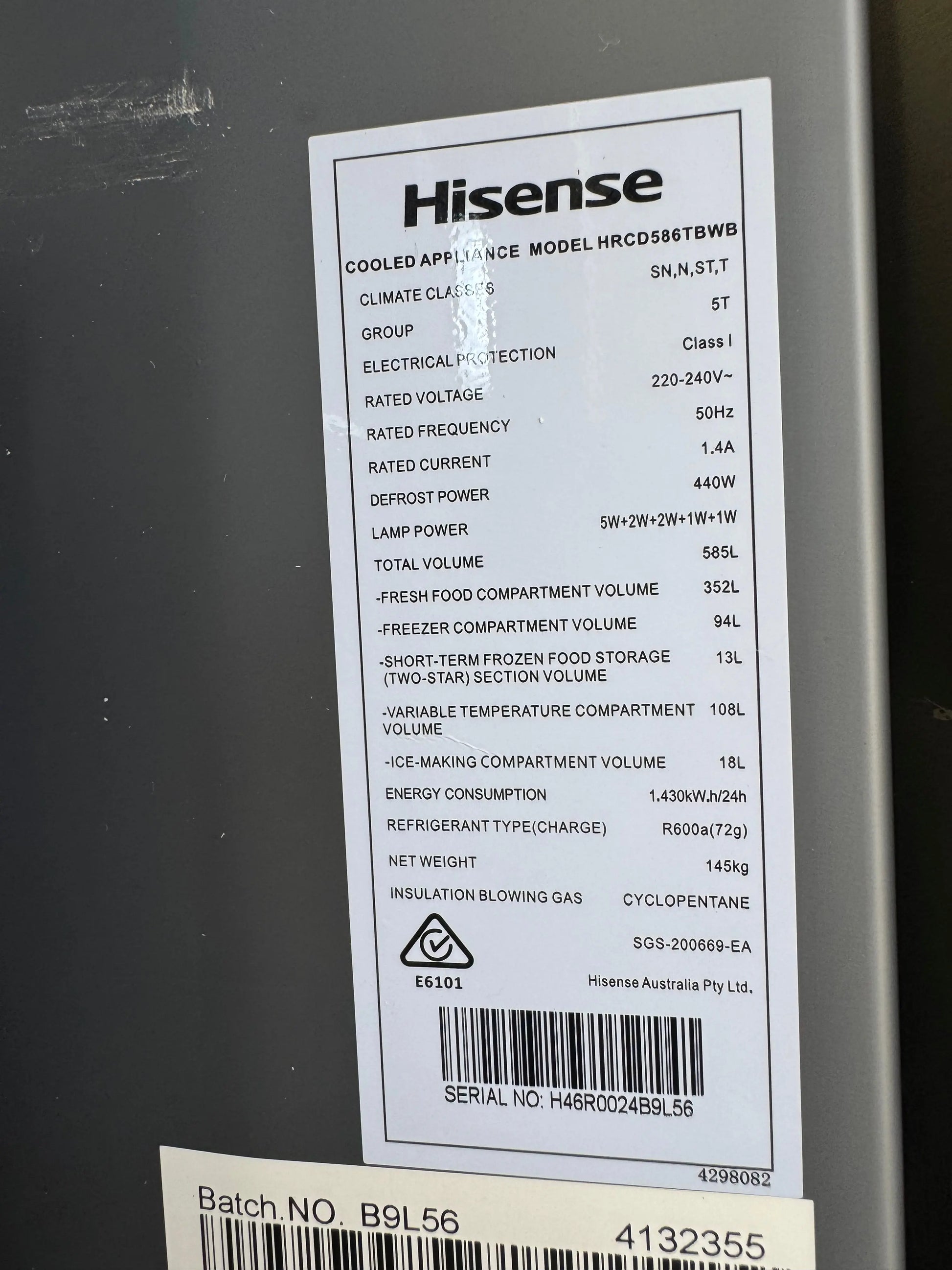 Factory Seconds Hisense fridge freezer 585 L | SYDNEY