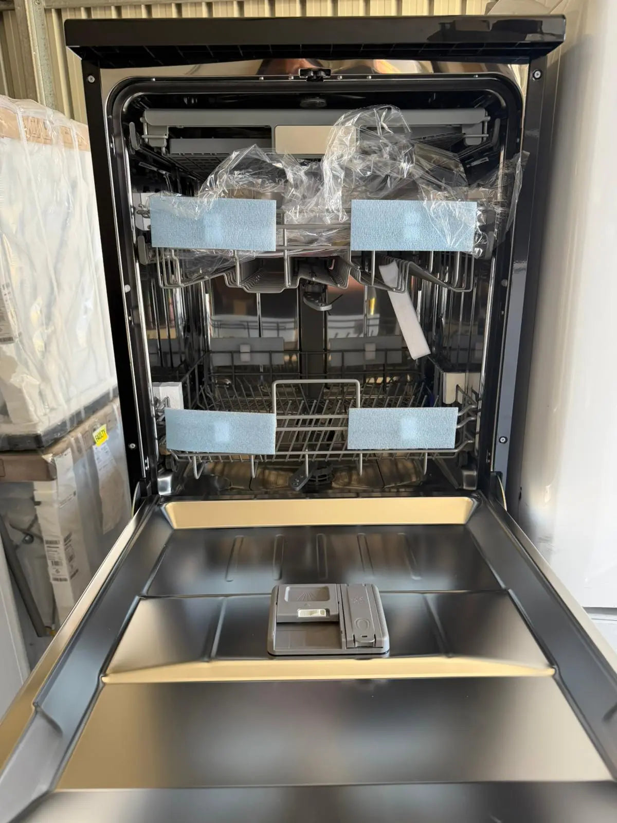 Factory Seconds Kogan 15‑Place Dishwasher – Model KAMI5PDWFSB | BRISBANE