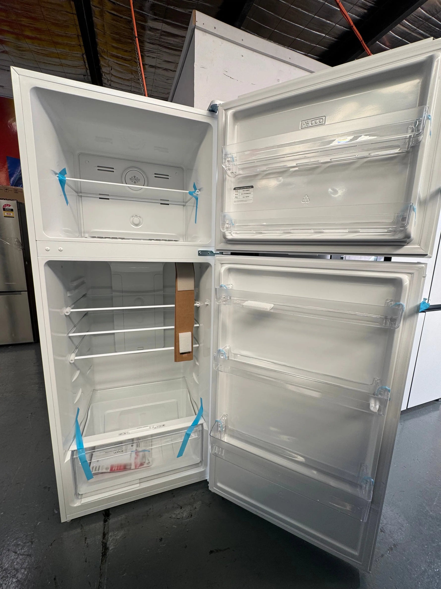 Factory Seconds Kogan 415L Top Mount Fridge (White) | SYDNEY