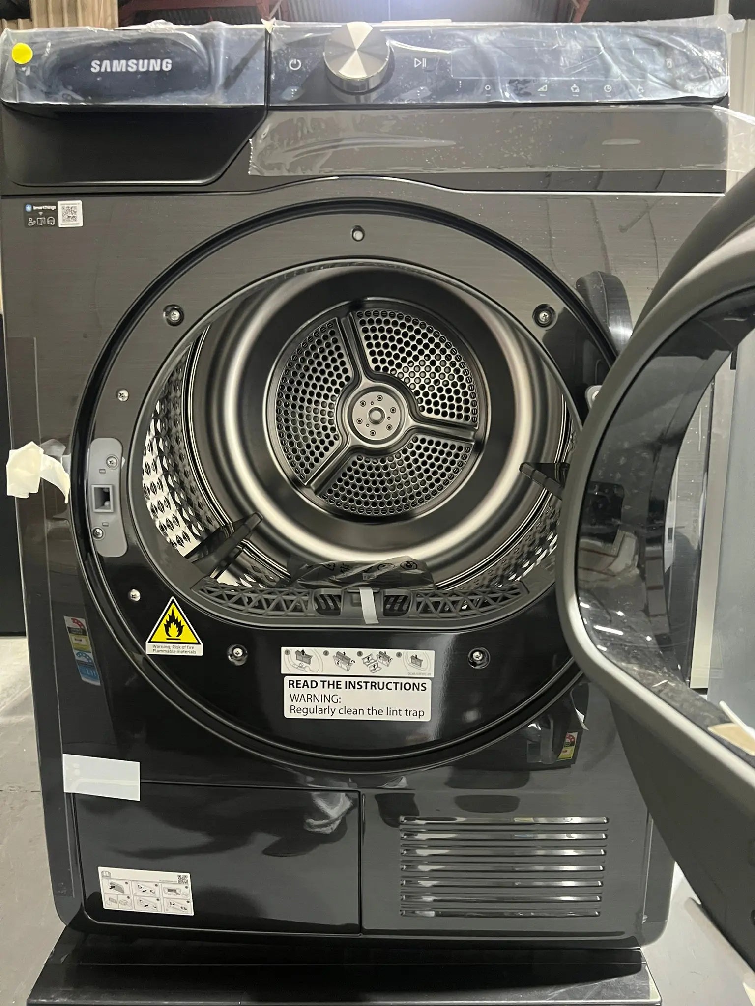 Factory Seconds Samsung 8 kg A.I. Enabled Heat Pump Dryer (Black) – DV80T5420AB | ADELAIDE