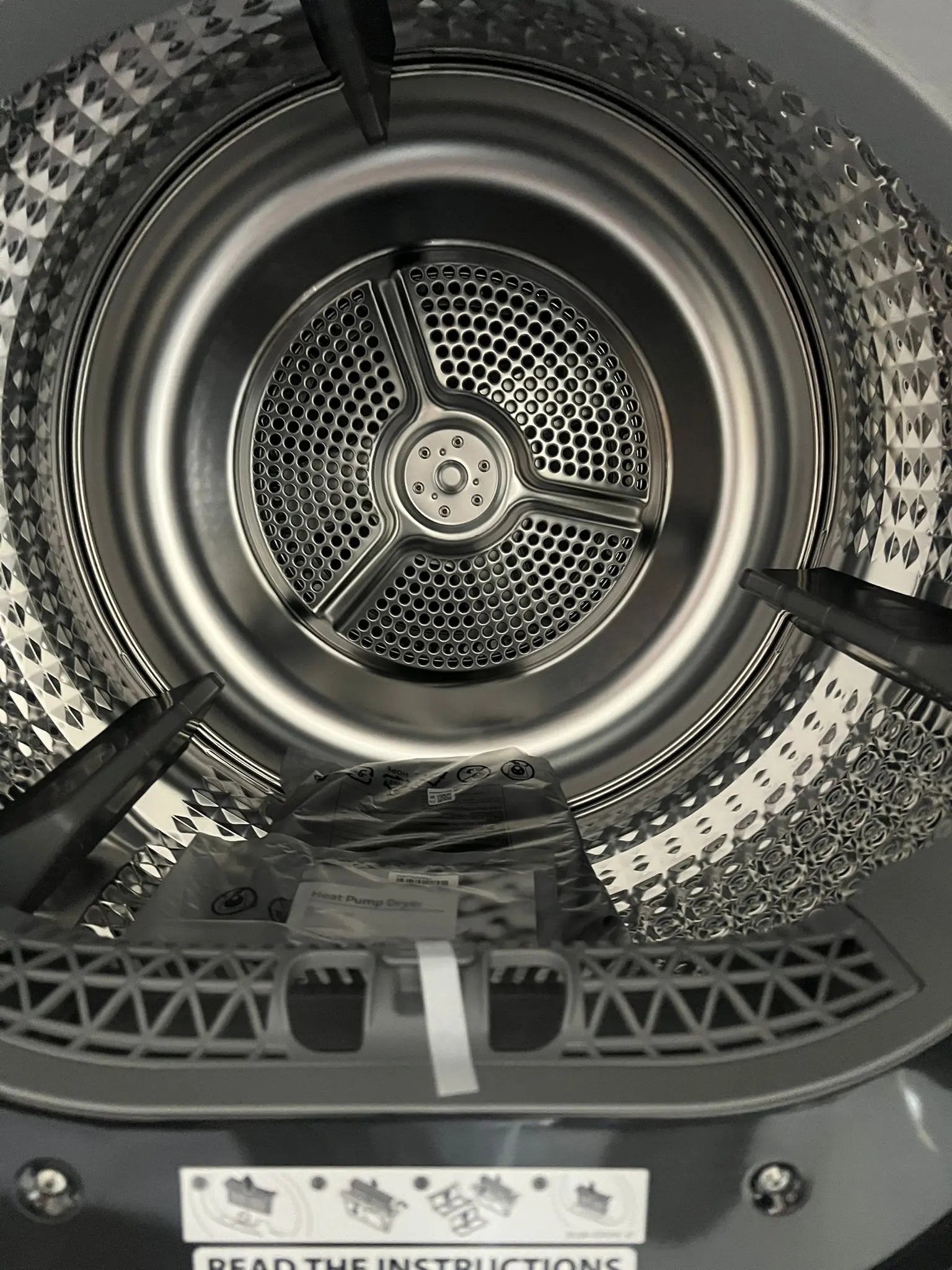 Factory Seconds Samsung 8 kg A.I. Enabled Heat Pump Dryer (Black) – DV80T5420AB | ADELAIDE