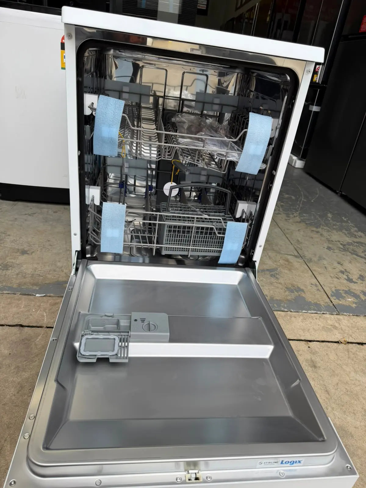 Factory Seconds Stirling 12 Place Setting Dishwasher | MELBOURNE