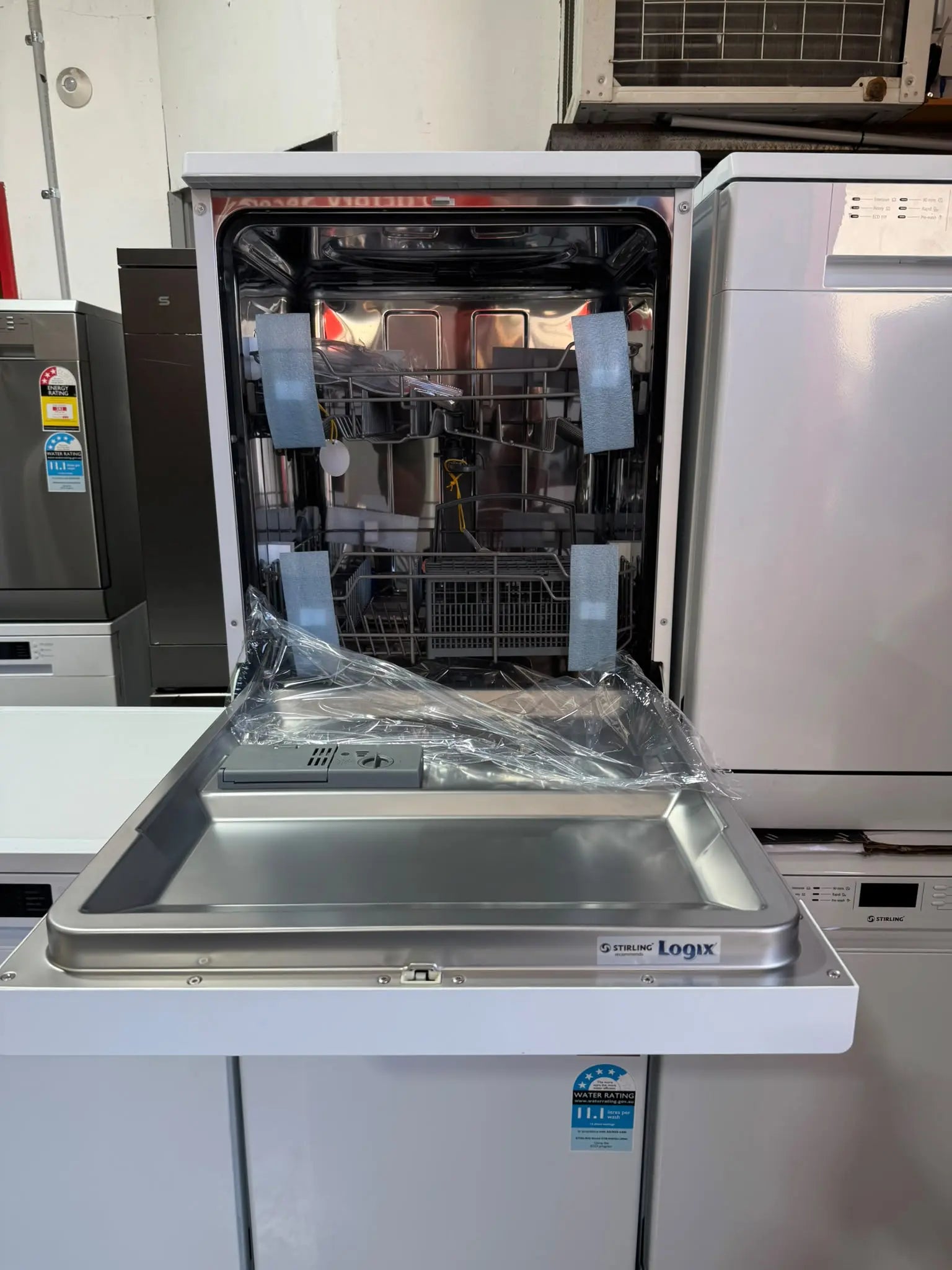 Factory Seconds Stirling 12 Place Setting Freestanding Dishwasher | SYDNEY