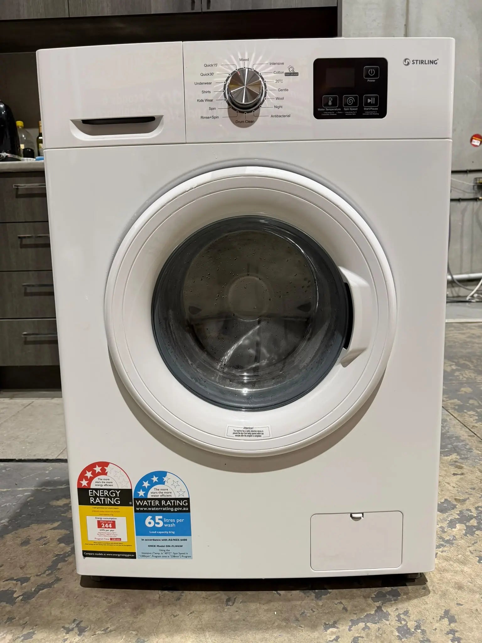 Factory Seconds Stirling 6kg Front Load Washing Machine | MELBOURNE