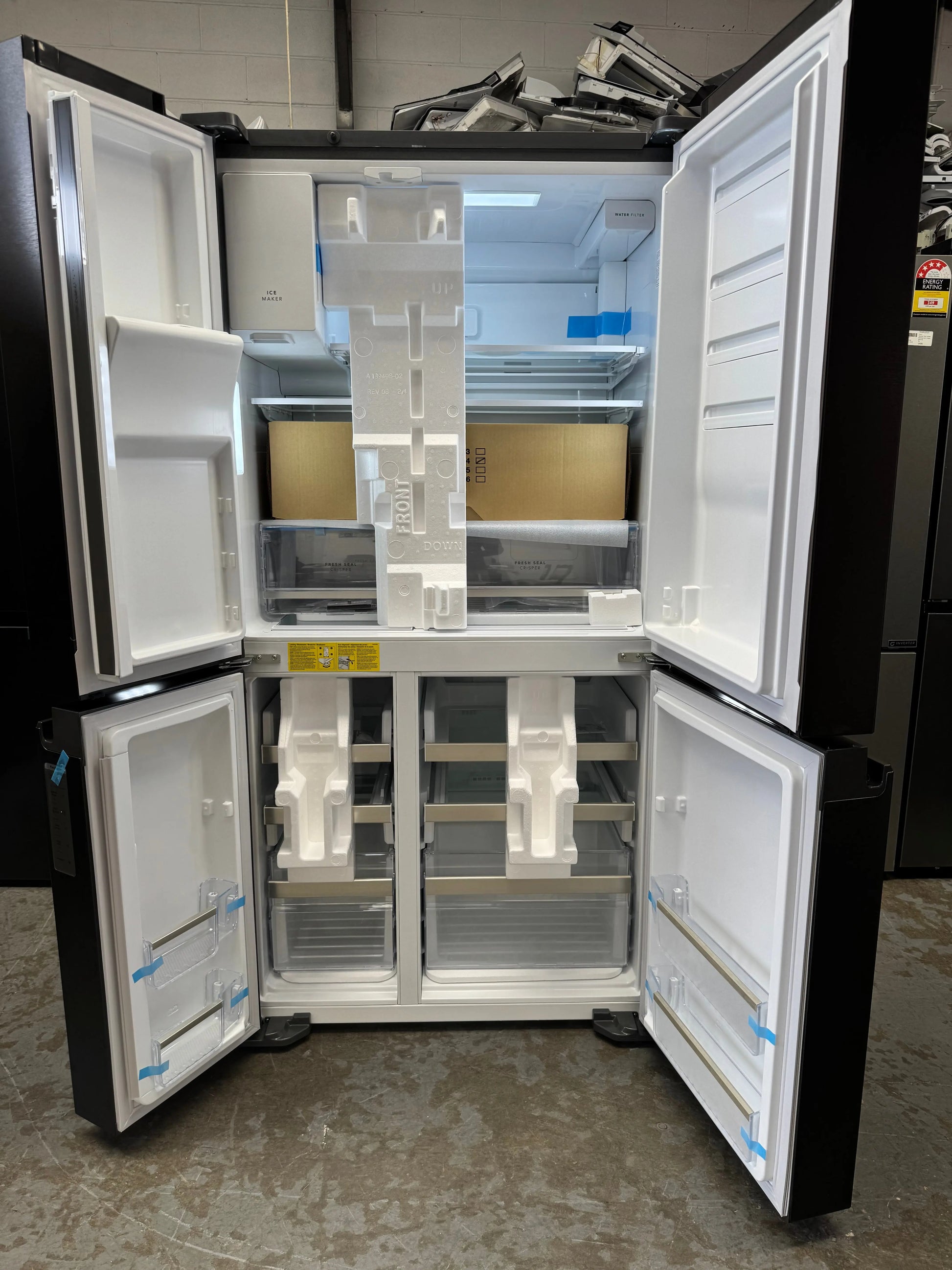 Factory Seconds Westinghouse 609L Quad Door Fridge with Ice and Water Door Dispenser Matte Black WQE6170BB | SYDNEY