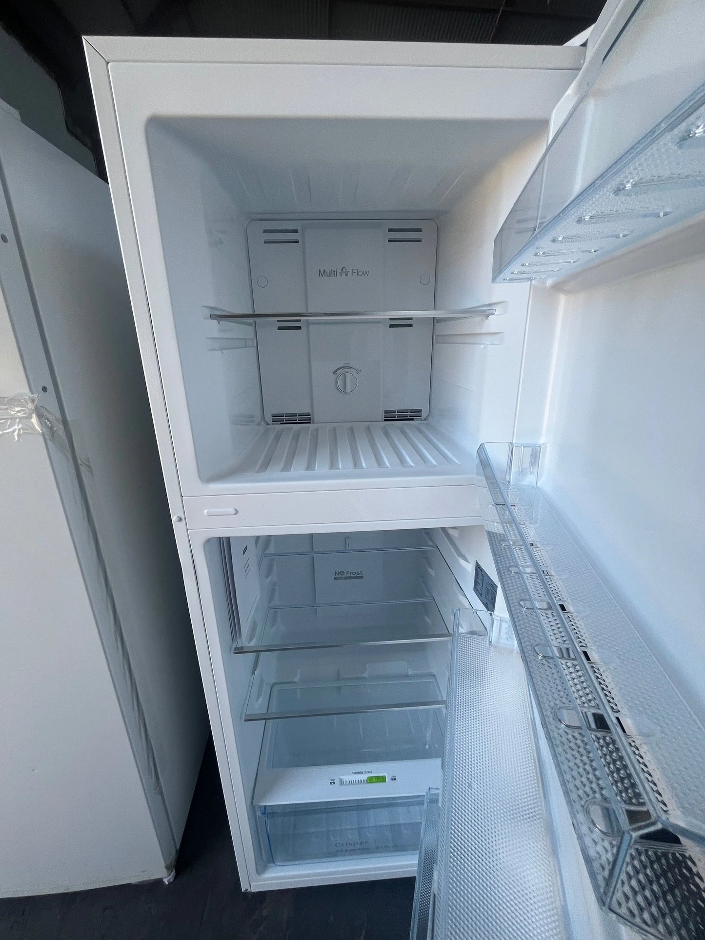 Factory second ChiQ 202L fridge freezer model CTM202NW3 White | ADELAIDE