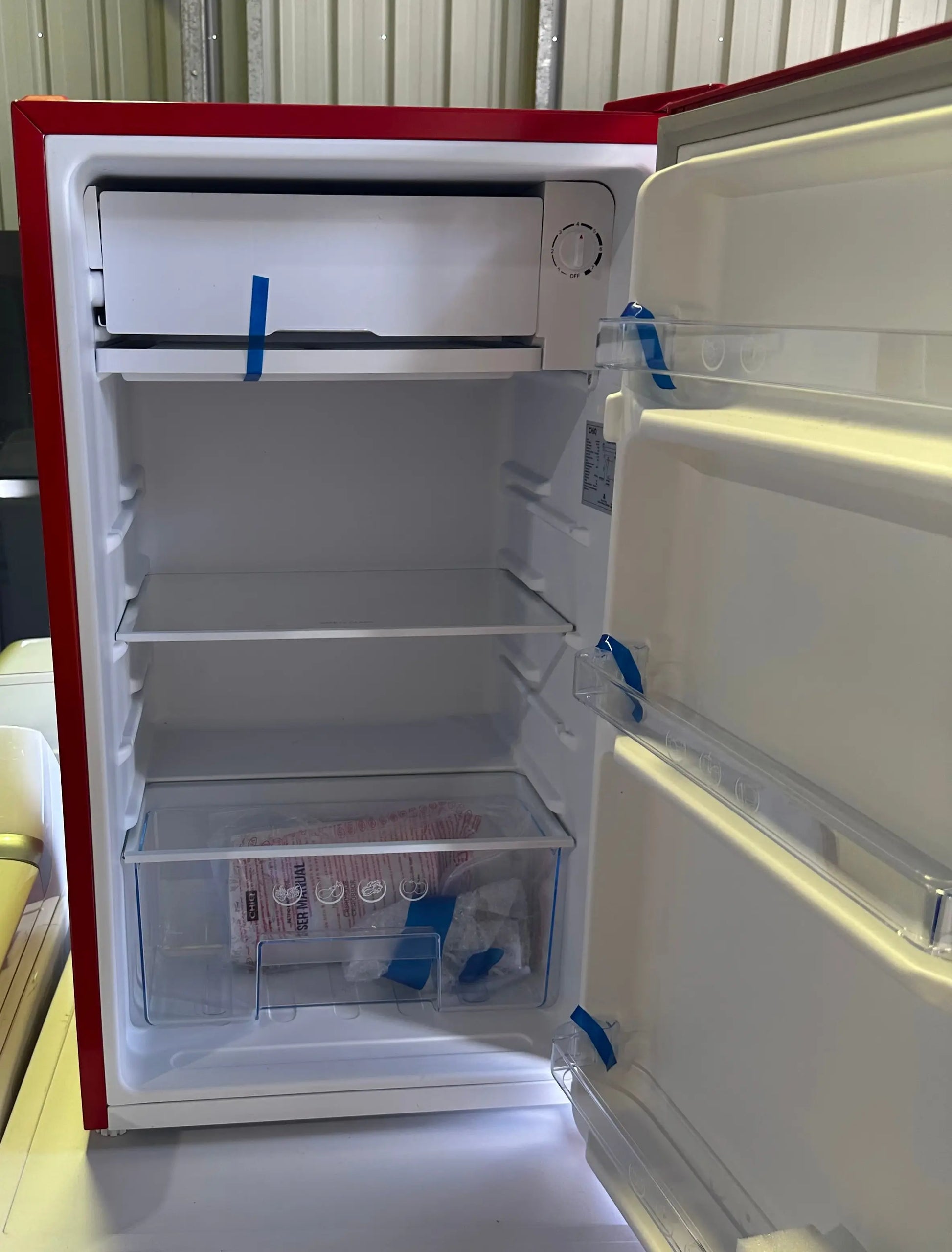 Factory second Chiq bar fridge 90L | BRISBANE