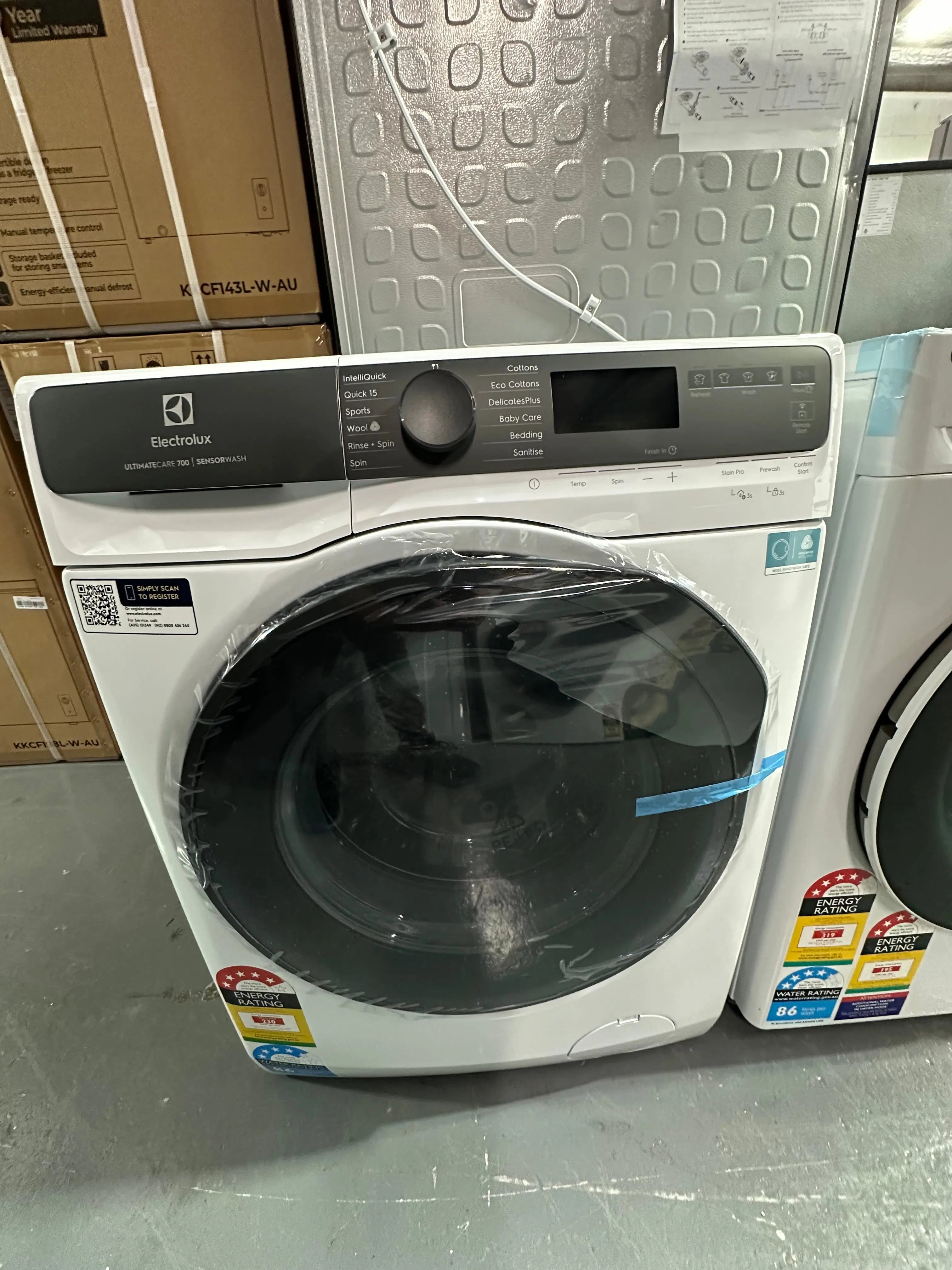 Factory second Electrolux EWF1043R7WCS 10kg Front Load Washer | SYDNEY