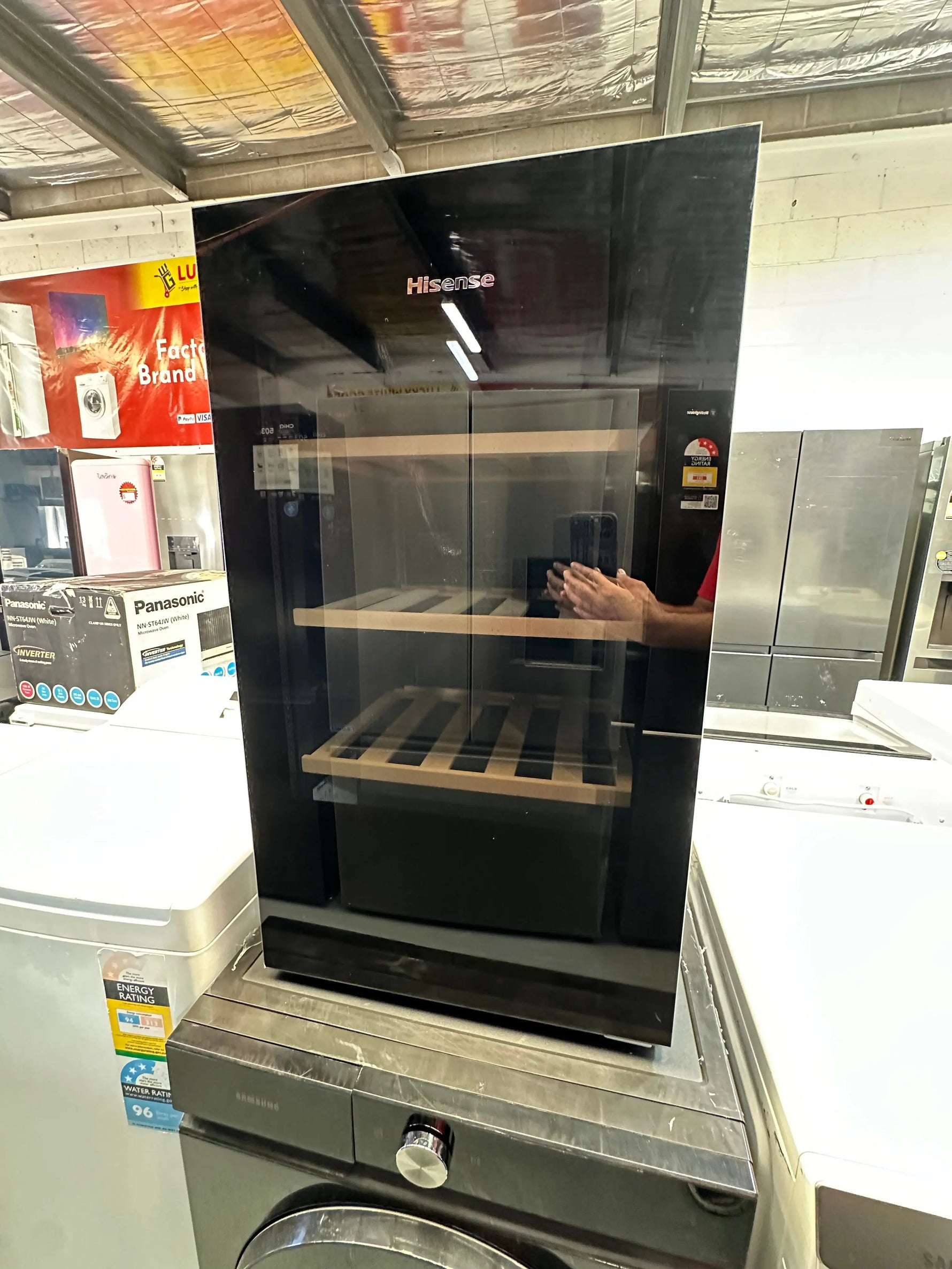 Factory second Hisense 31 bottle wine cooler | Lucky white goods