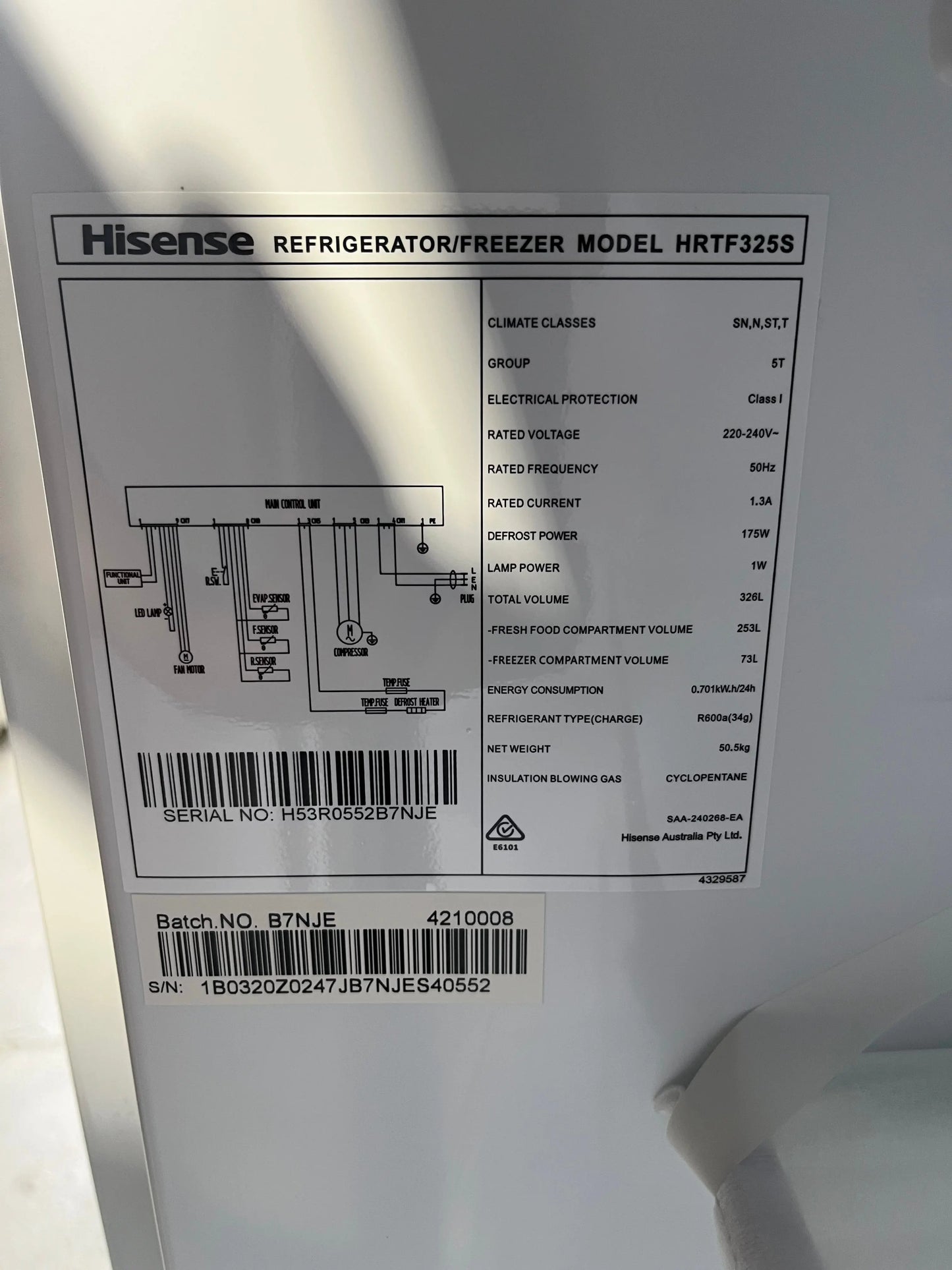 Factory second Hisense 325L fridge freezer | ALEXANDRIA