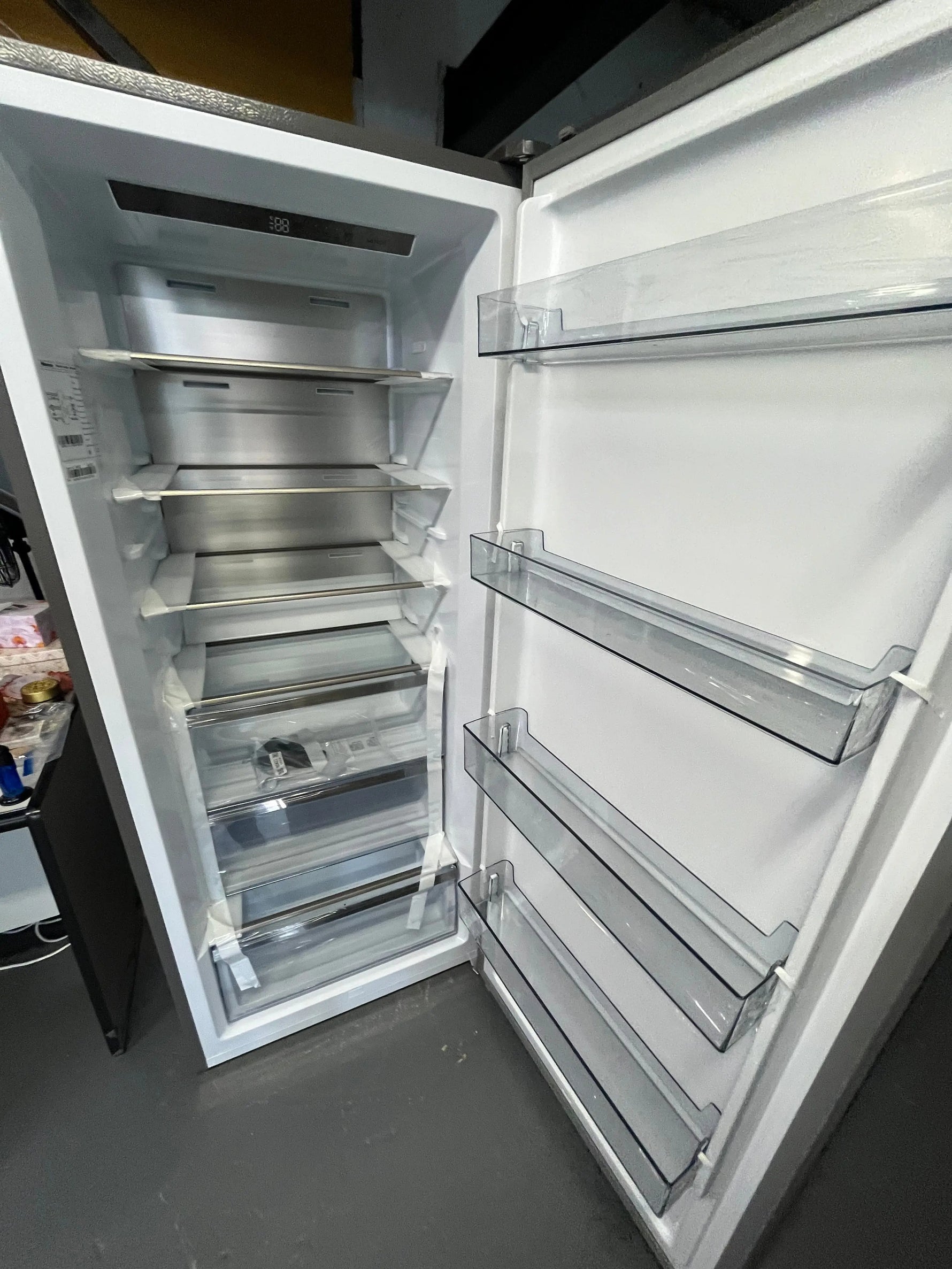 Factory second Hisense 384L upright Freezer | ALEXANDRIA