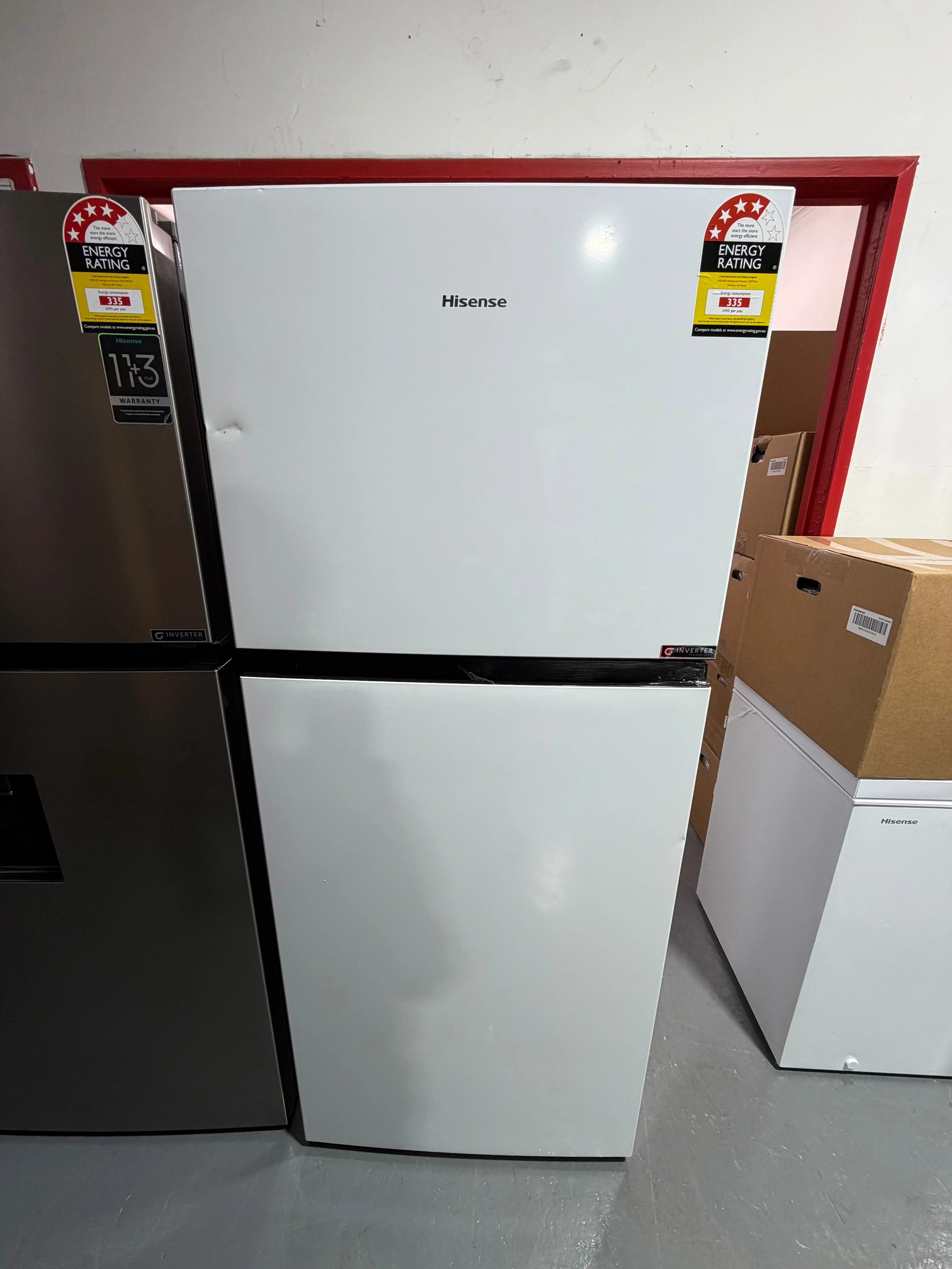 Factory second Hisense 424 ltr Top mount fridge freezer