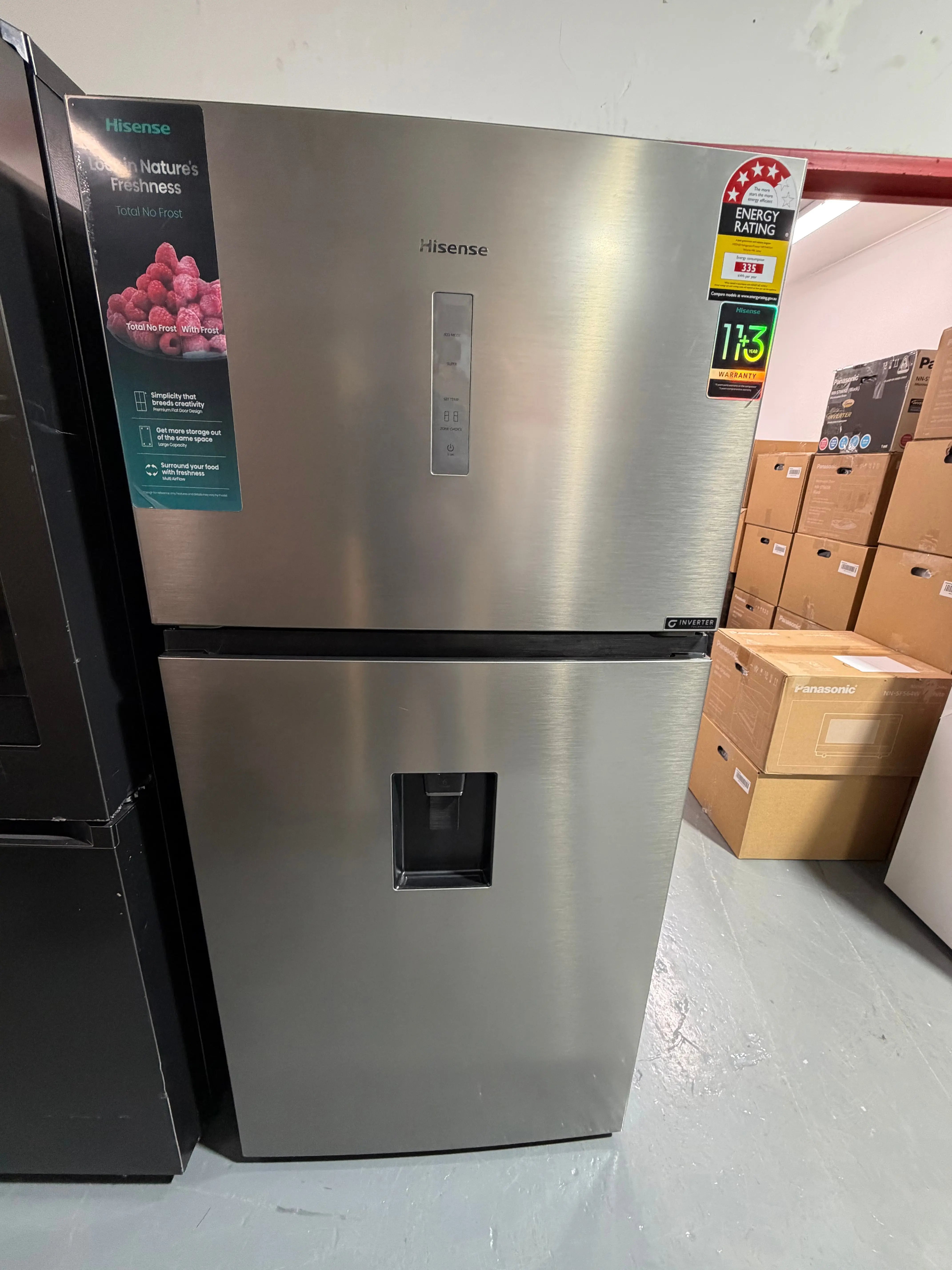 Factory second Hisense 497 ltr top mount fridge freezer