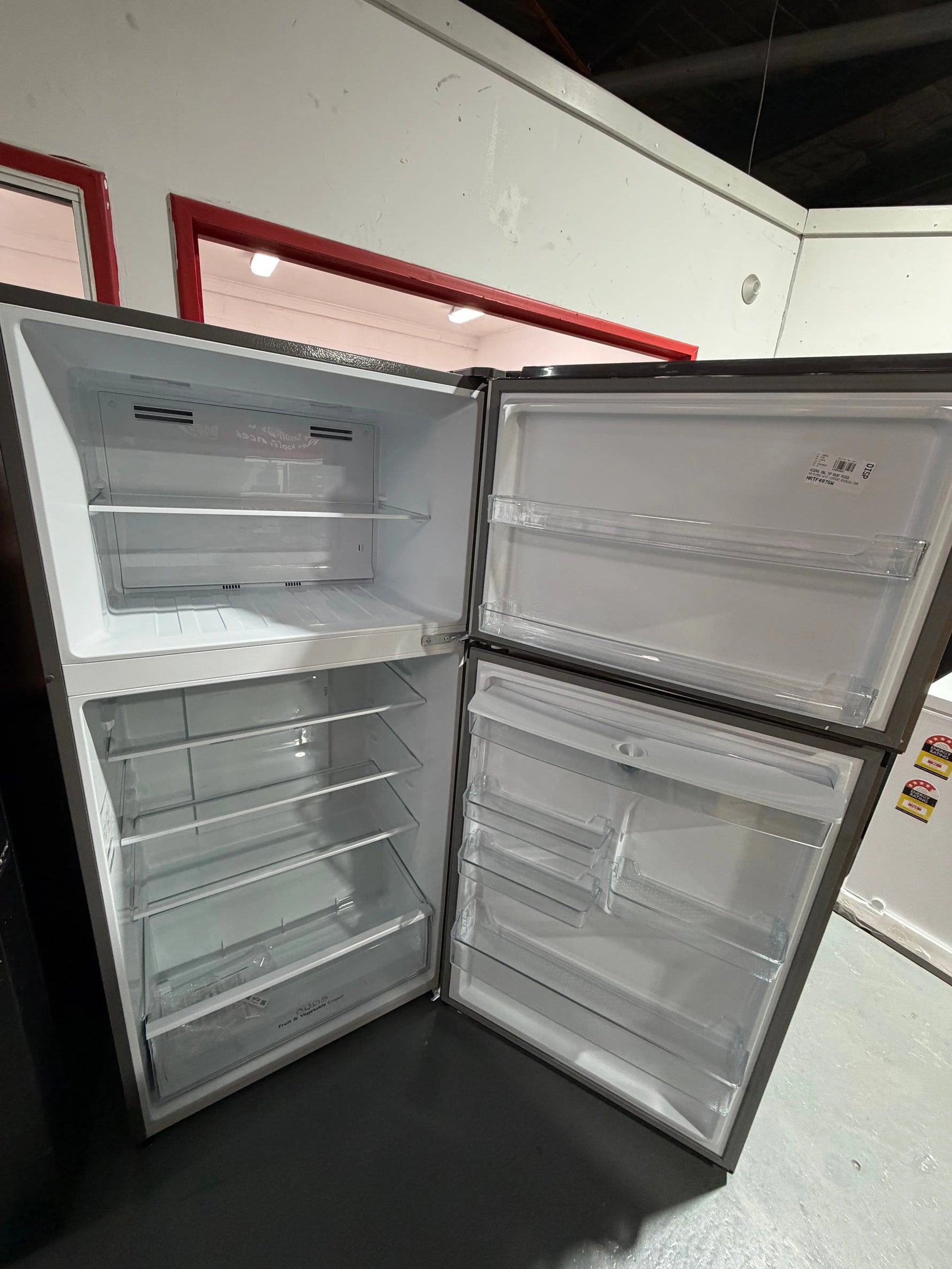 Factory second Hisense 497 ltr top mount fridge freezer