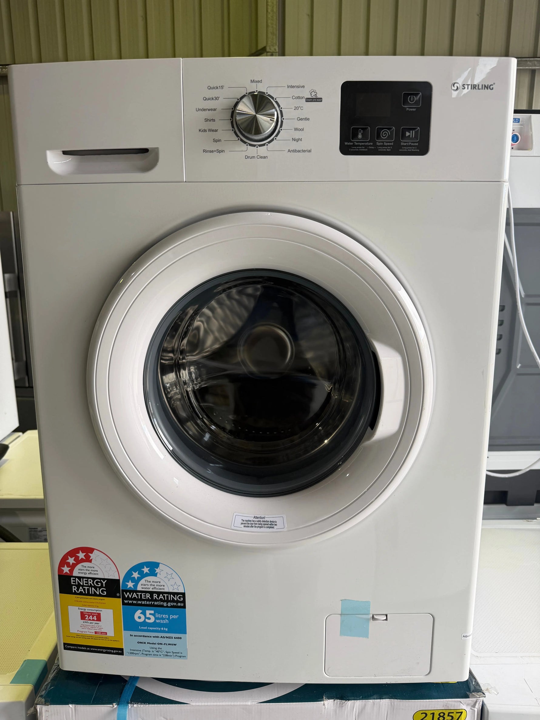 Factory second Stirling 6kg washing machine | BRISBANE