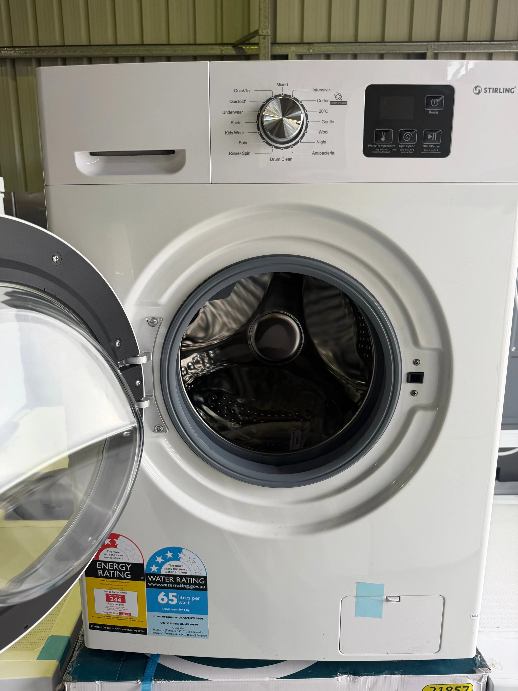 Factory second Stirling 6kg washing machine | BRISBANE