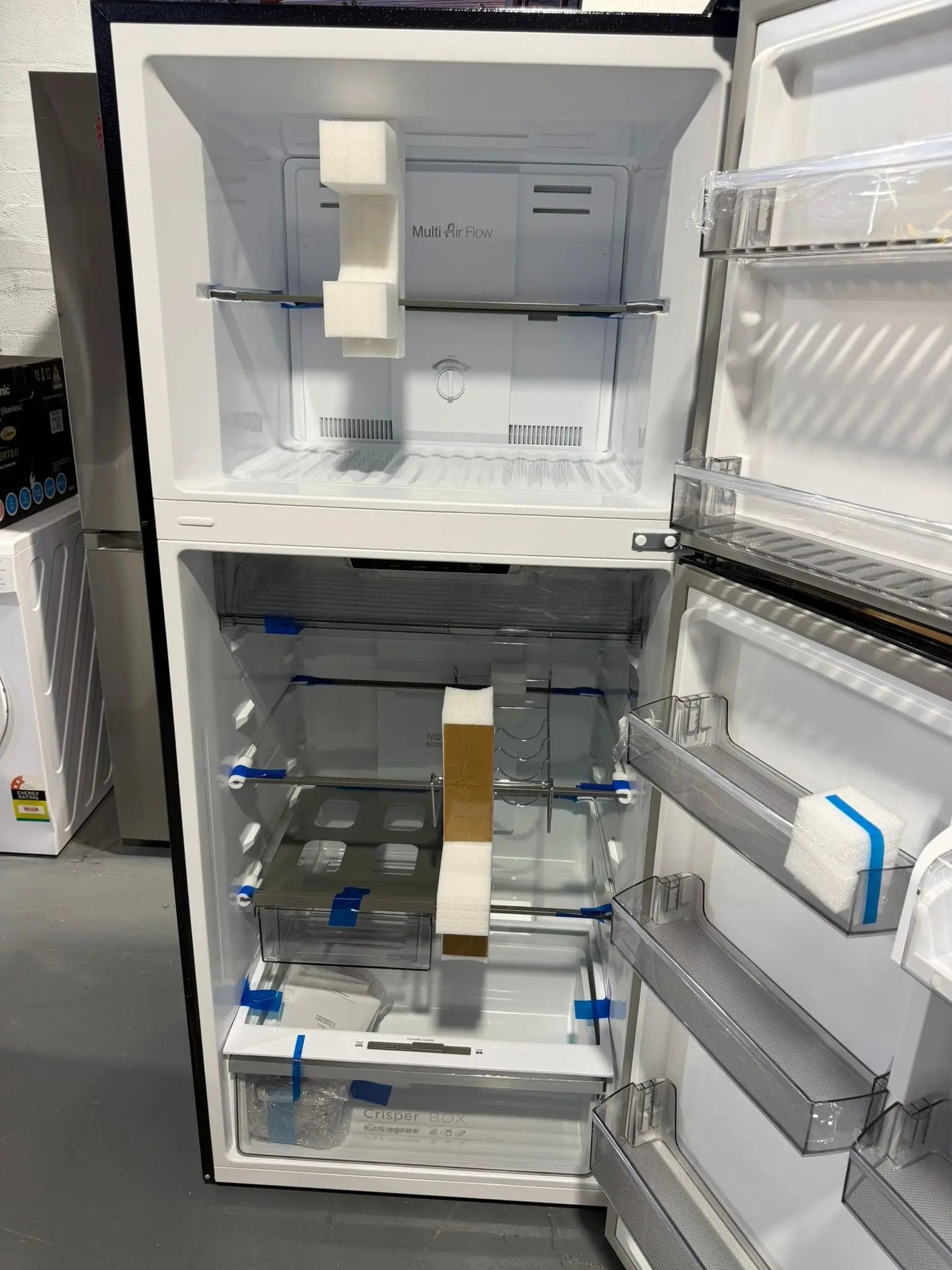 Factory seconds CHiQ 410L Top Mount Fridge CTM410NW4 – Frost Free, Inverter, White and black | ALEXANDRIA